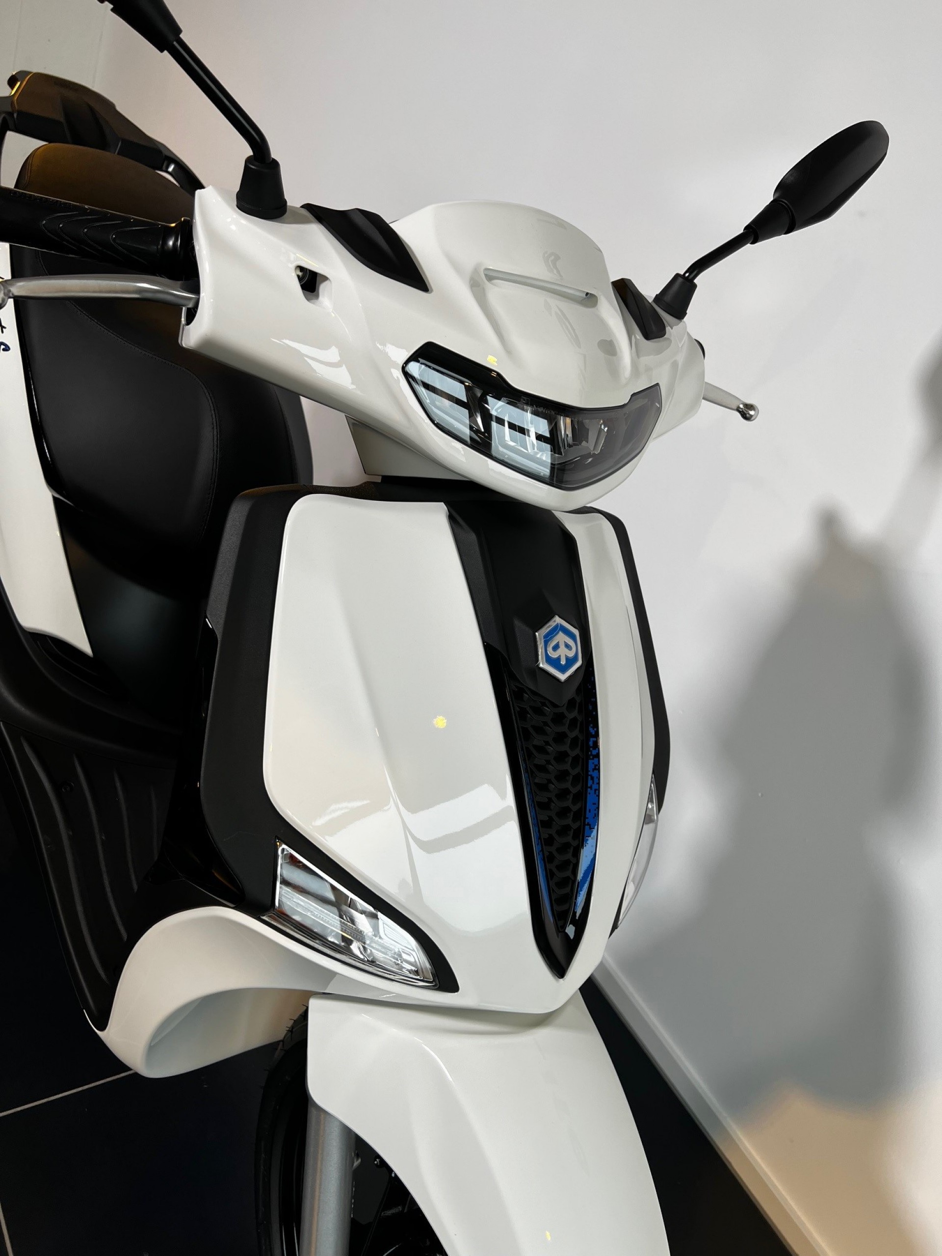 PIAGGIO Liberty 125 Sport-image-2