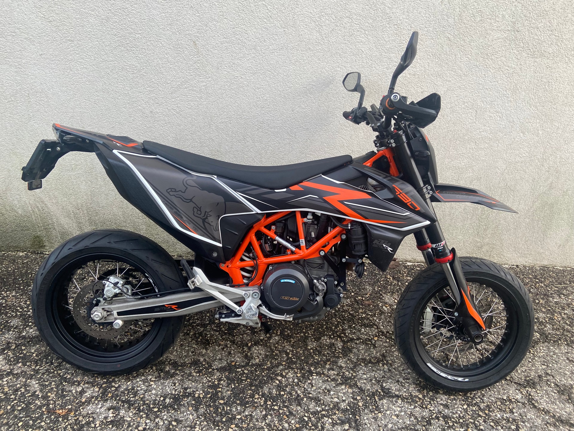 KTM 690 SMC R ABS-image-1