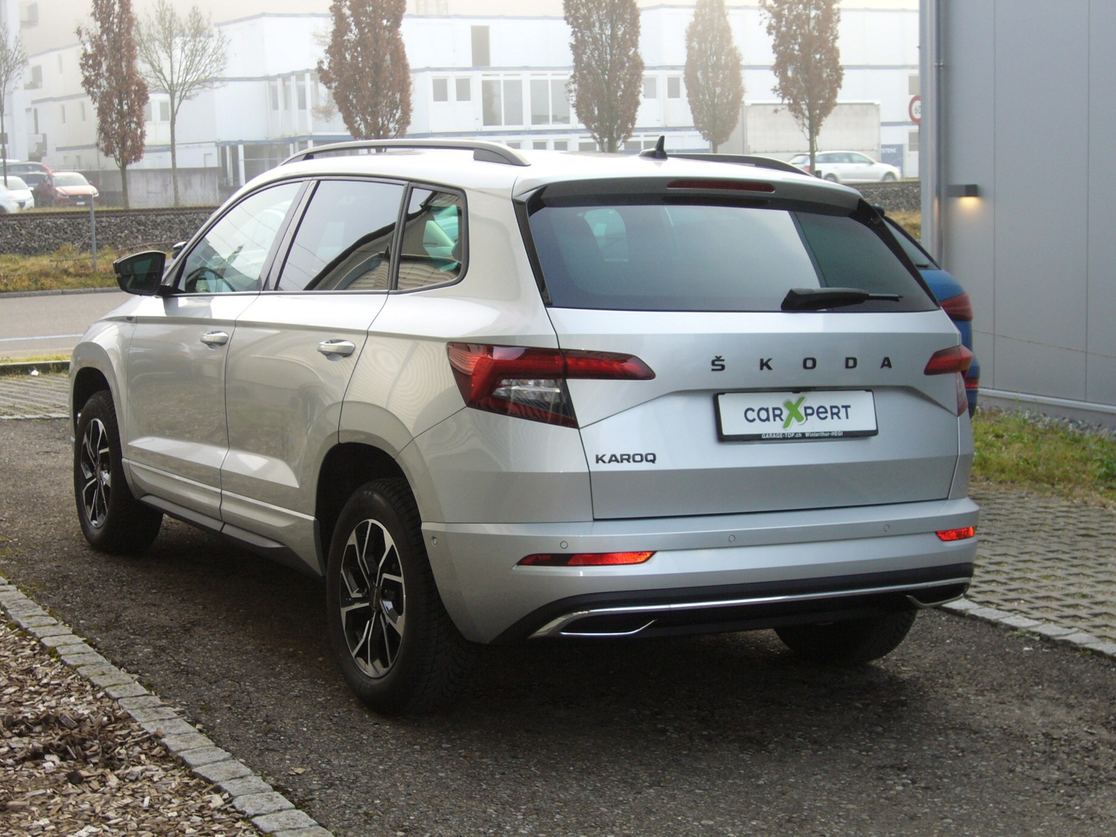 SKODA Karoq 1.5 TSI ACT SportLine DSG-showroom-element-3