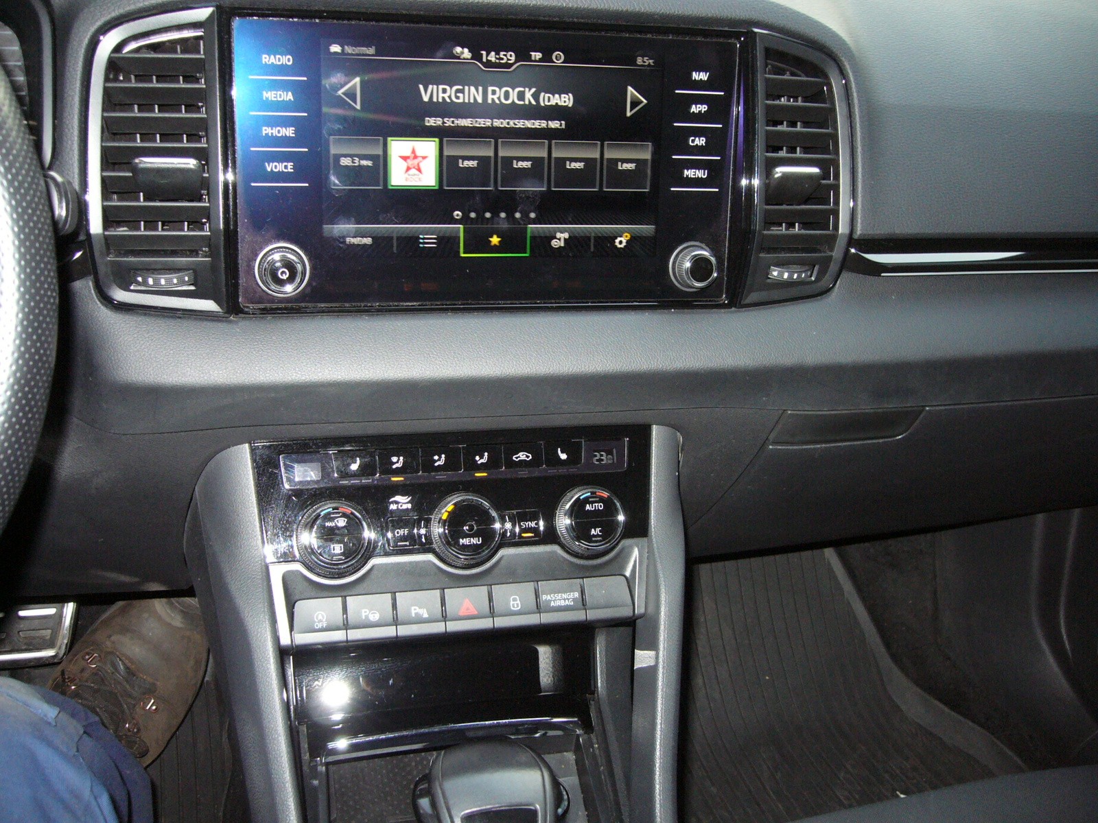 SKODA Karoq 1.5 TSI ACT SportLine DSG-image-13