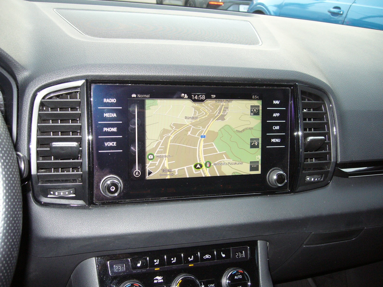 SKODA Karoq 1.5 TSI ACT SportLine DSG-image-6