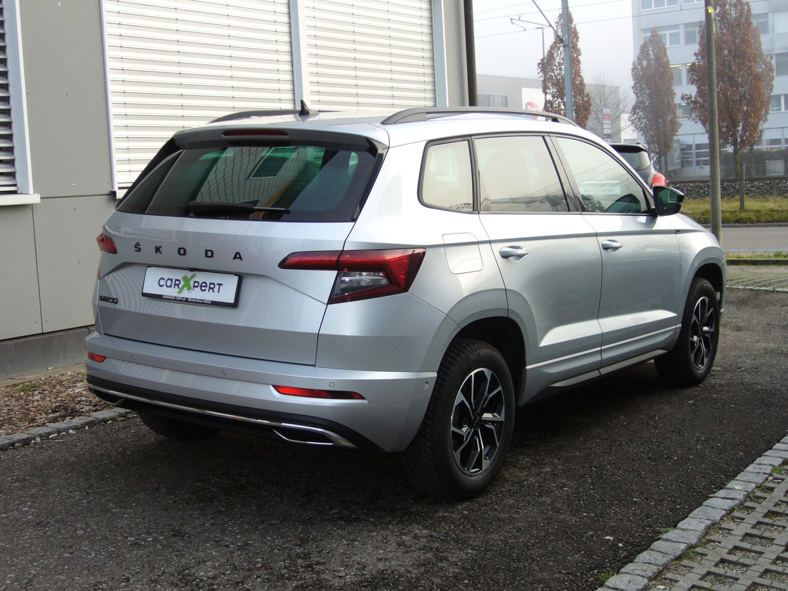SKODA Karoq 1.5 TSI ACT SportLine DSG-showroom-element-2