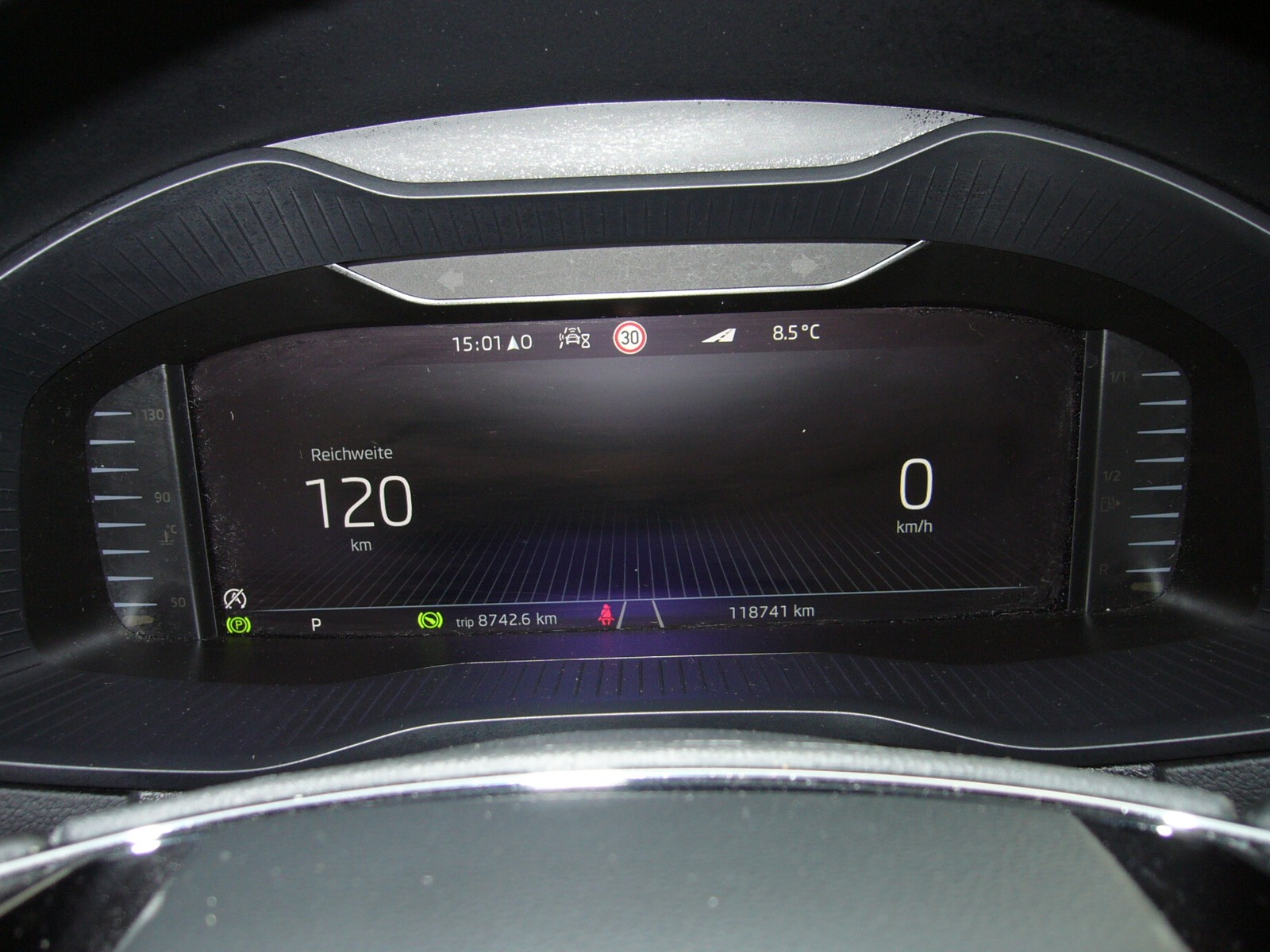 SKODA Karoq 1.5 TSI ACT SportLine DSG-image-21