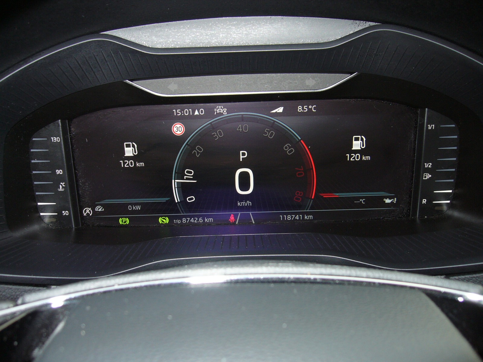 SKODA Karoq 1.5 TSI ACT SportLine DSG-image-22