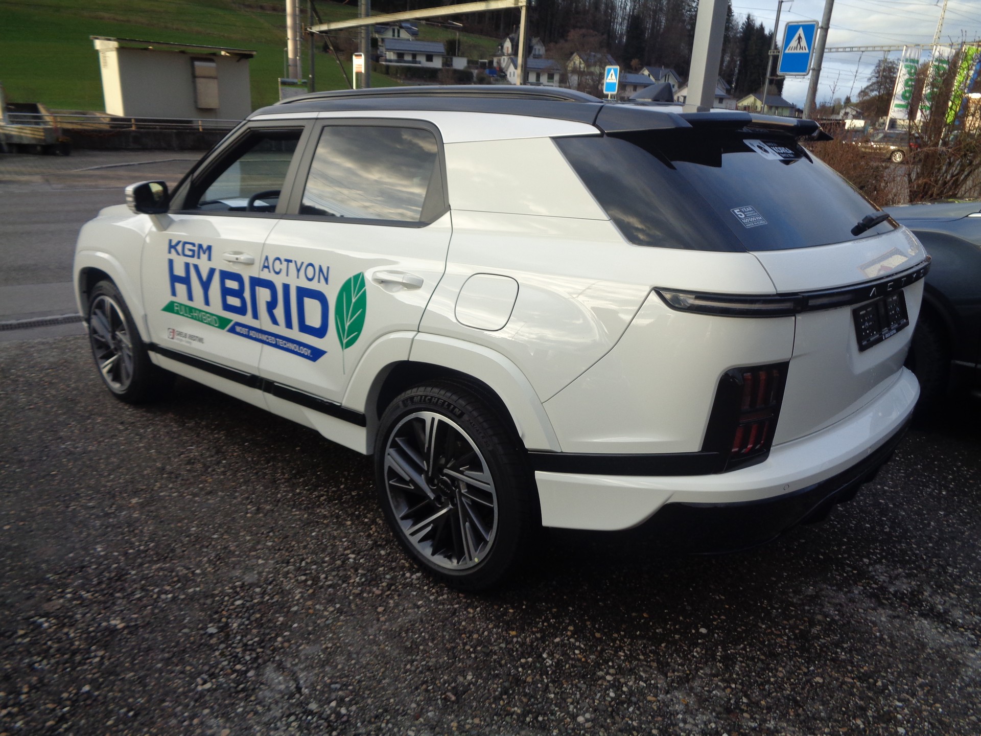 KGM-SsangYong Actyon 1.5 T GDI Hybrid Titanium Automat-showroom-element-3