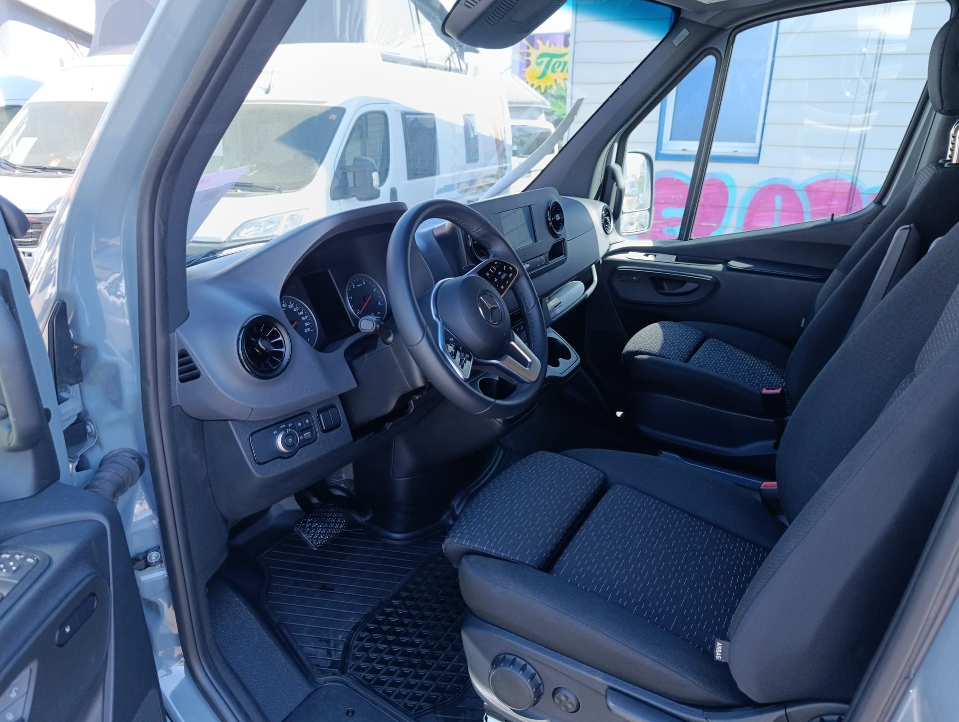 MERCEDES-BENZ 319 CDI 4x4***PREMIUM QUALITÄT ***EXKLUSIV UND EINMALIG***sofort Verfügbar***-image-21