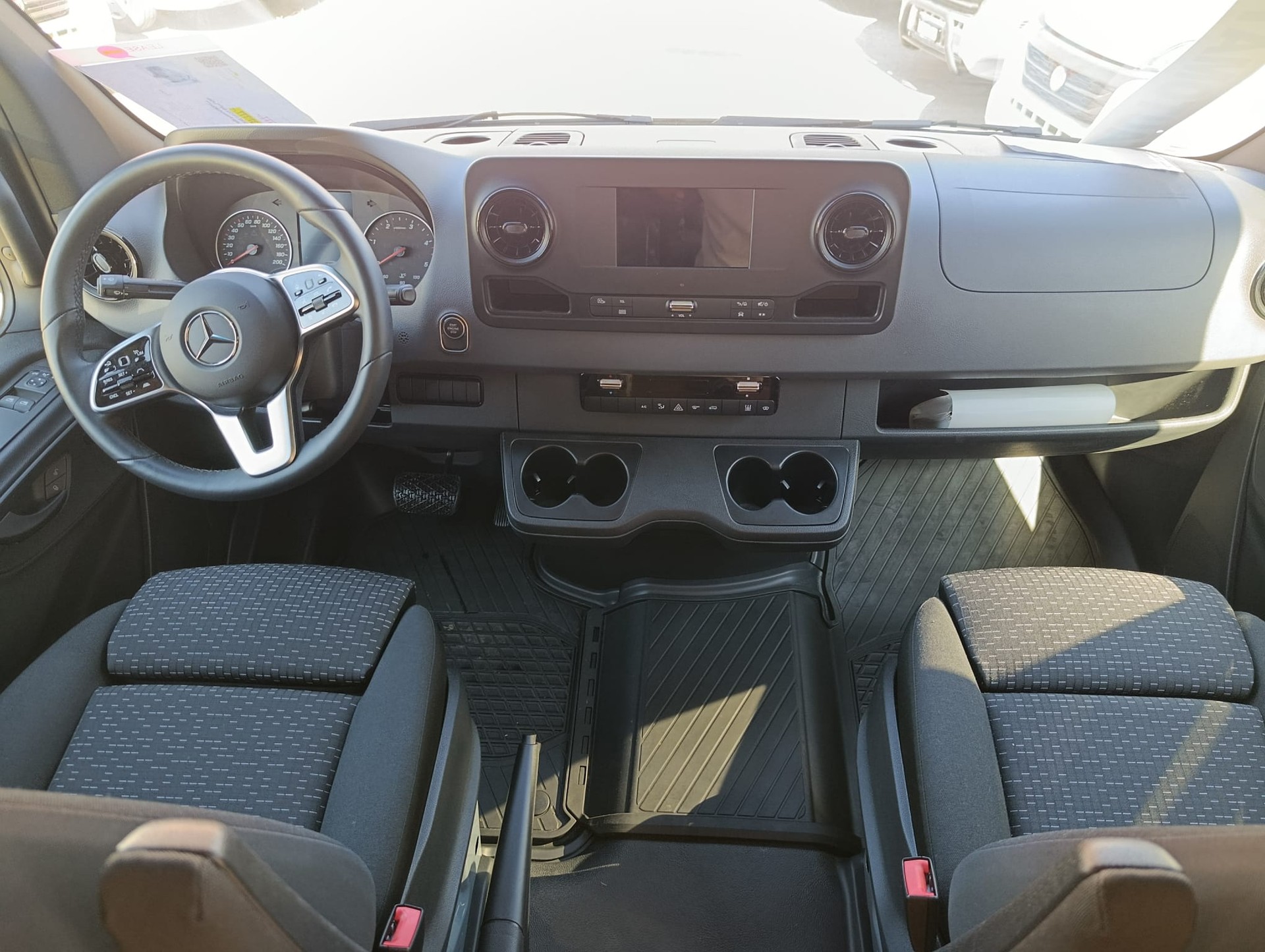 MERCEDES-BENZ 319 CDI 4x4***PREMIUM QUALITÄT ***EXKLUSIV UND EINMALIG***sofort Verfügbar***-image-11