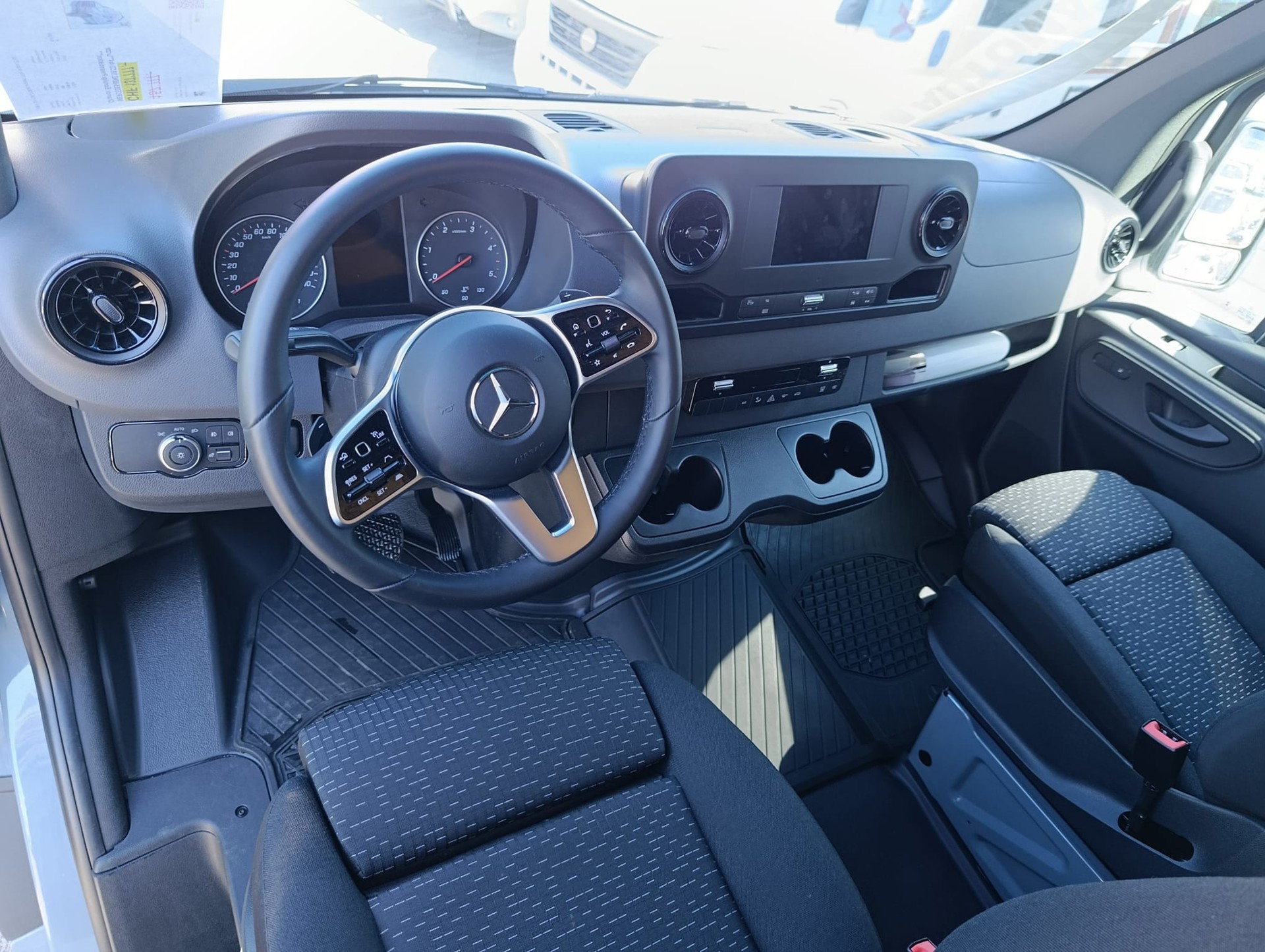 MERCEDES-BENZ 319 CDI 4x4***PREMIUM QUALITÄT ***EXKLUSIV UND EINMALIG***sofort Verfügbar***-image-19