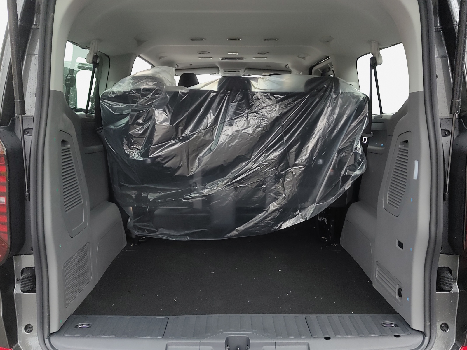 VW Caravelle 2.0 TDI LWB Aut 8-image-12