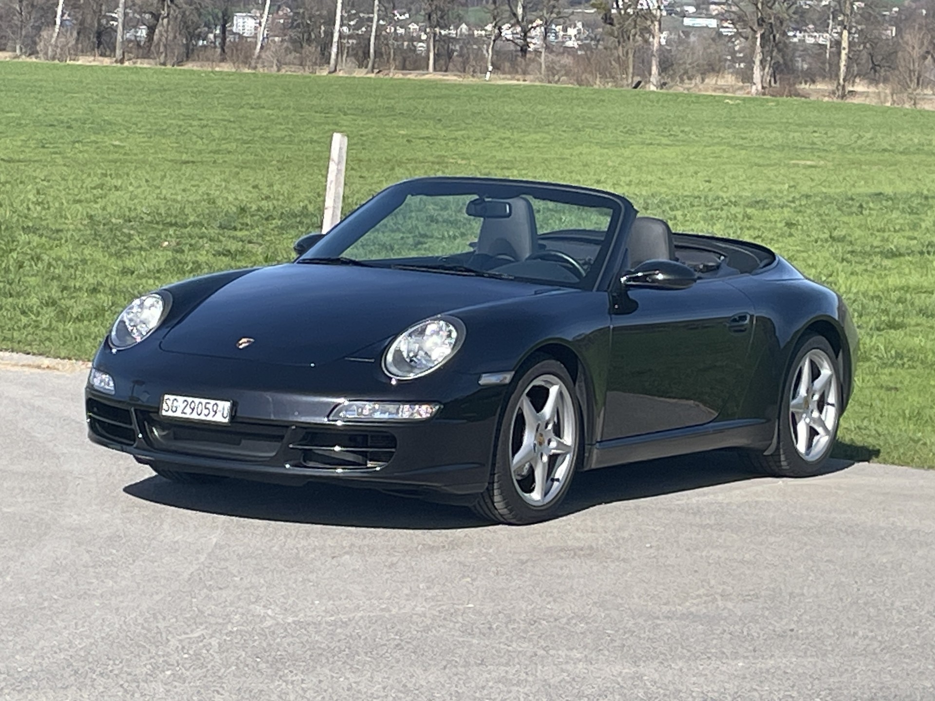 PORSCHE 911 Cabrio 3.6 Carrera 2-image-1