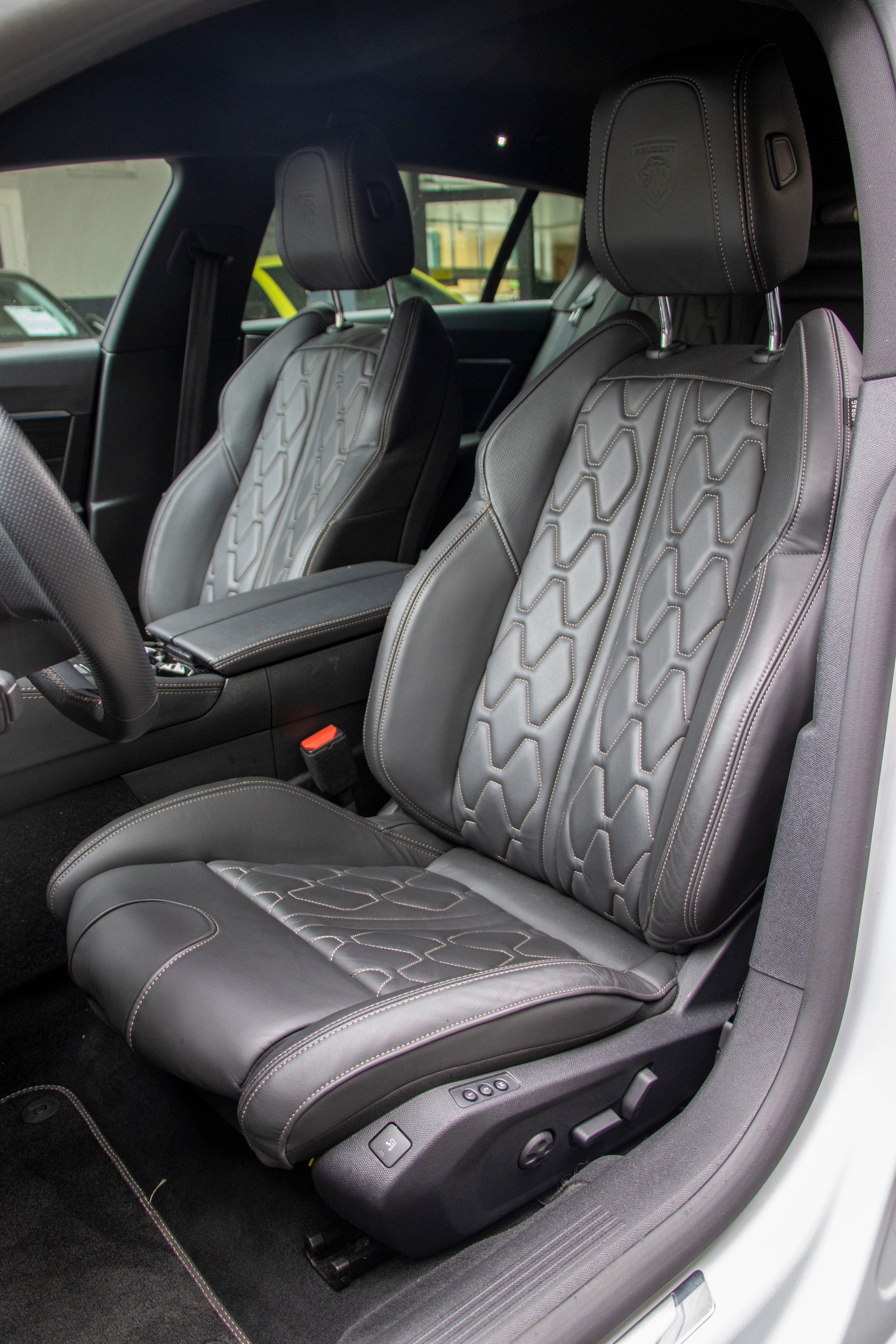 PEUGEOT 508 SW 1.5 Blue HDi GT EAT8-image-5
