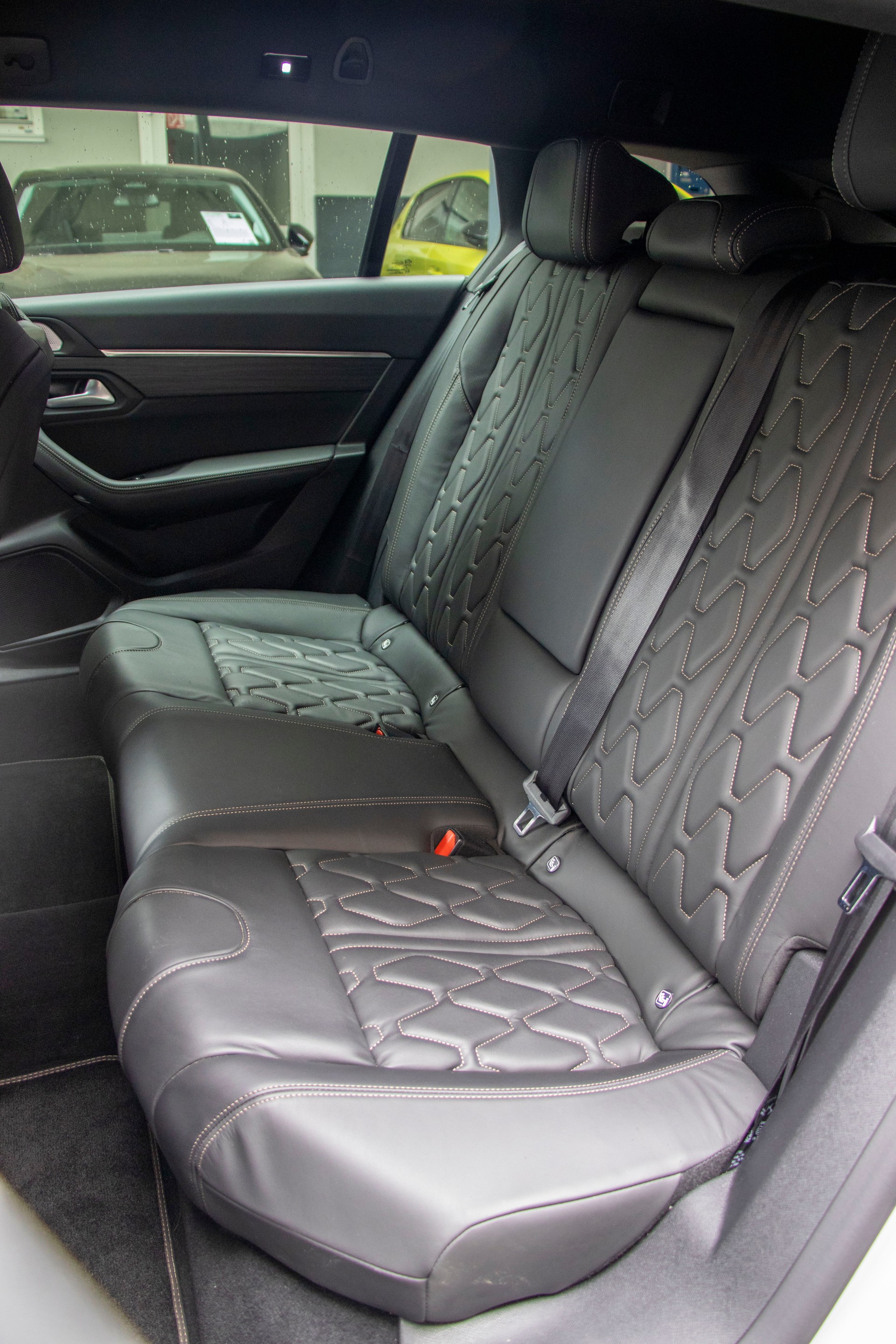 PEUGEOT 508 SW 1.5 Blue HDi GT EAT8-image-8