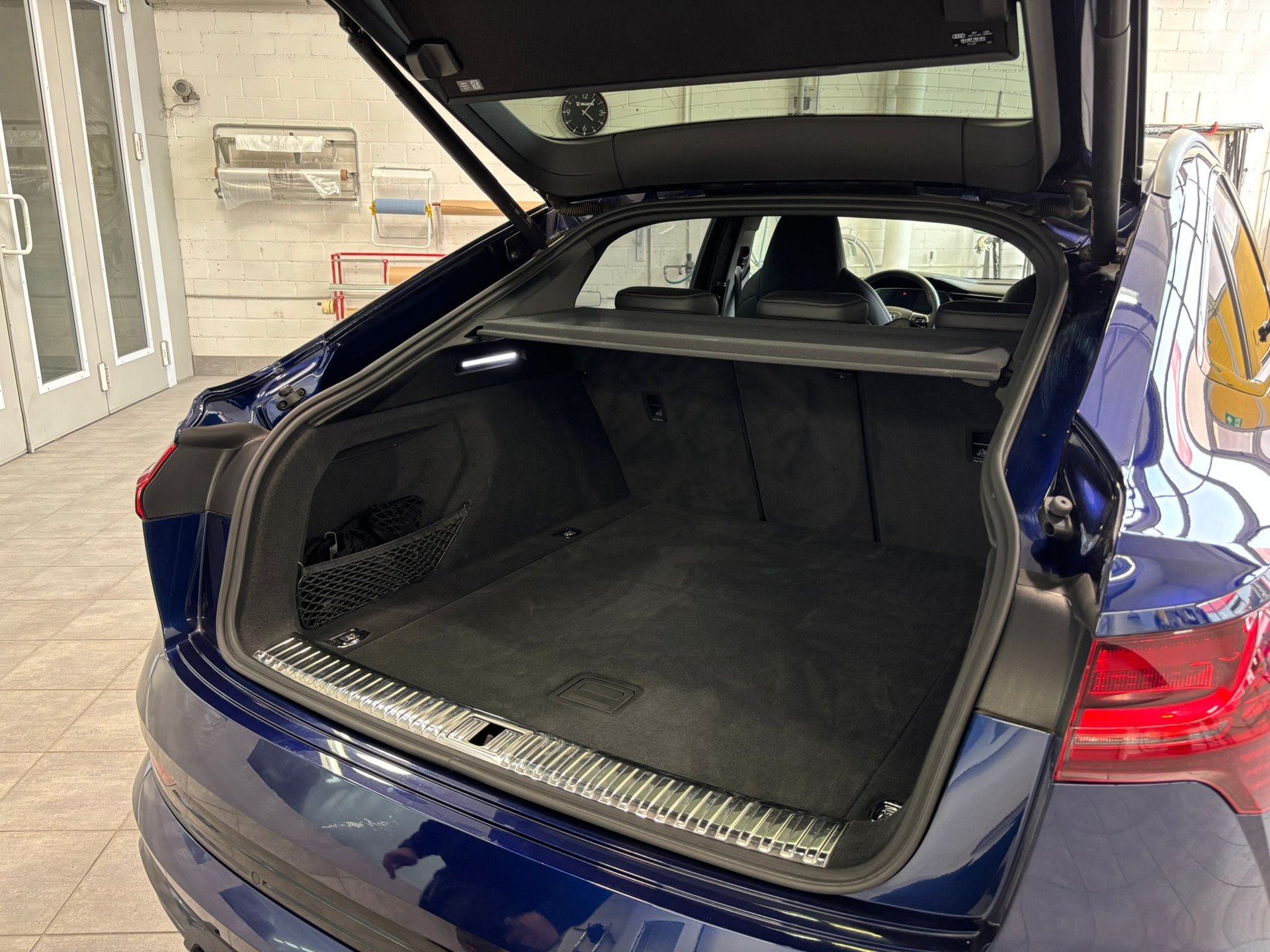 AUDI e-tron S Sportback quattro-image-7