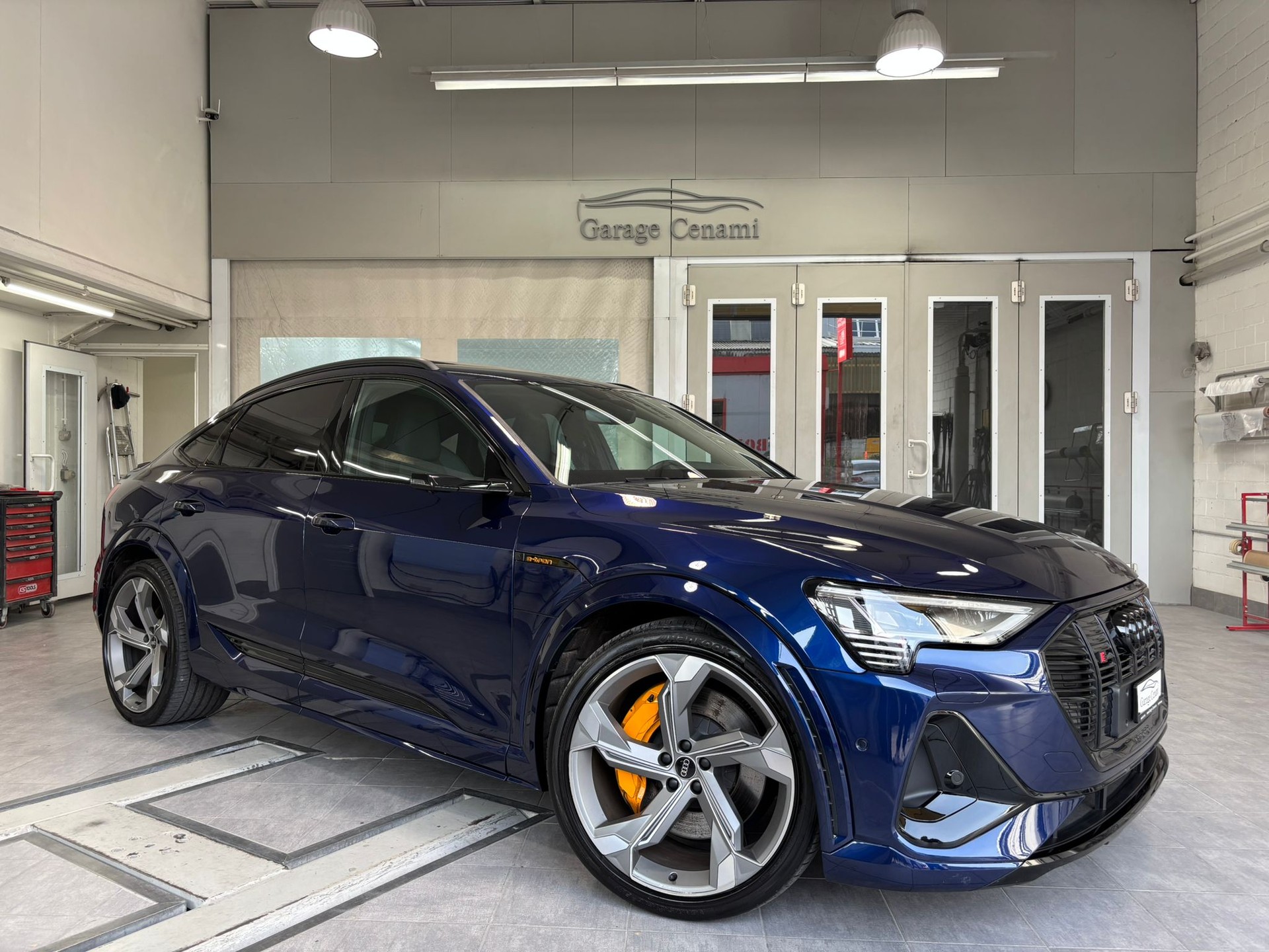 AUDI e-tron S Sportback quattro-image-15