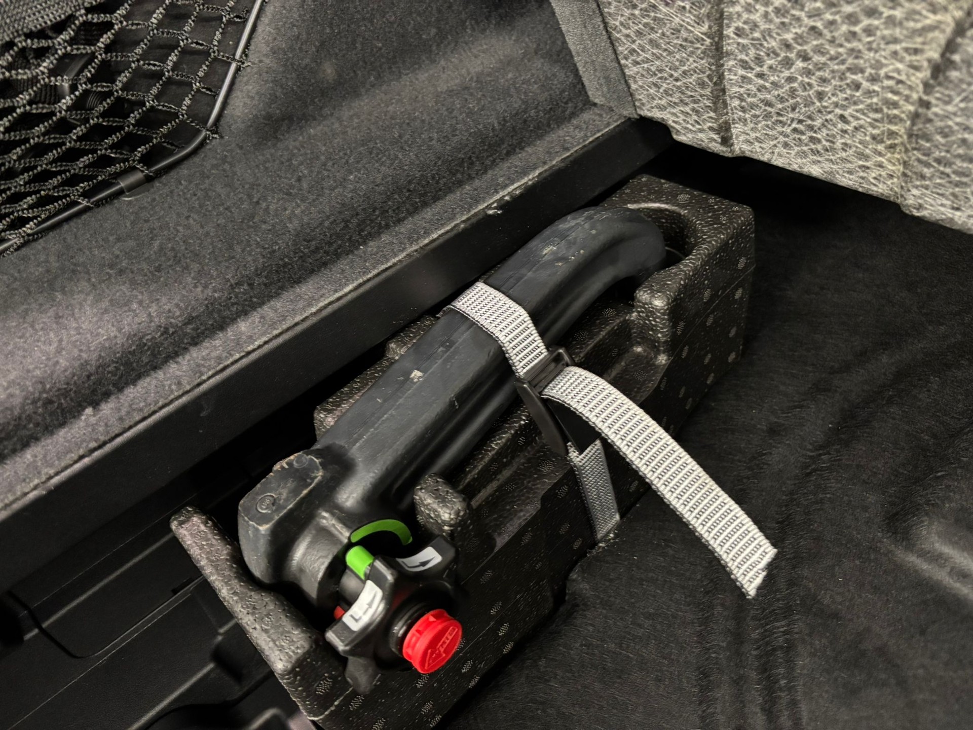 AUDI e-tron S Sportback quattro-image-5