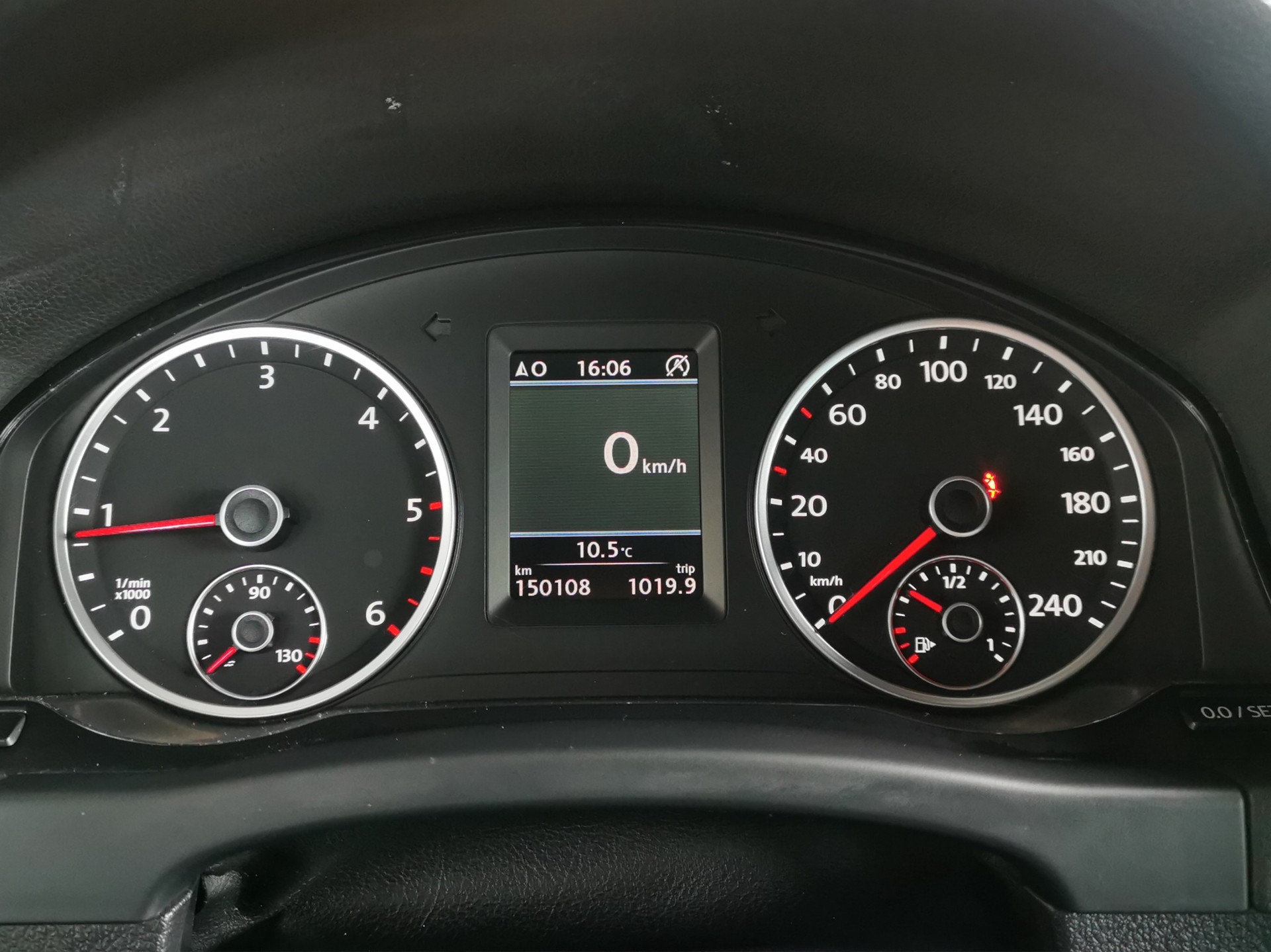 VW Tiguan 2.0 TDI BlueMotion R-Line 4Motion DSG-image-16
