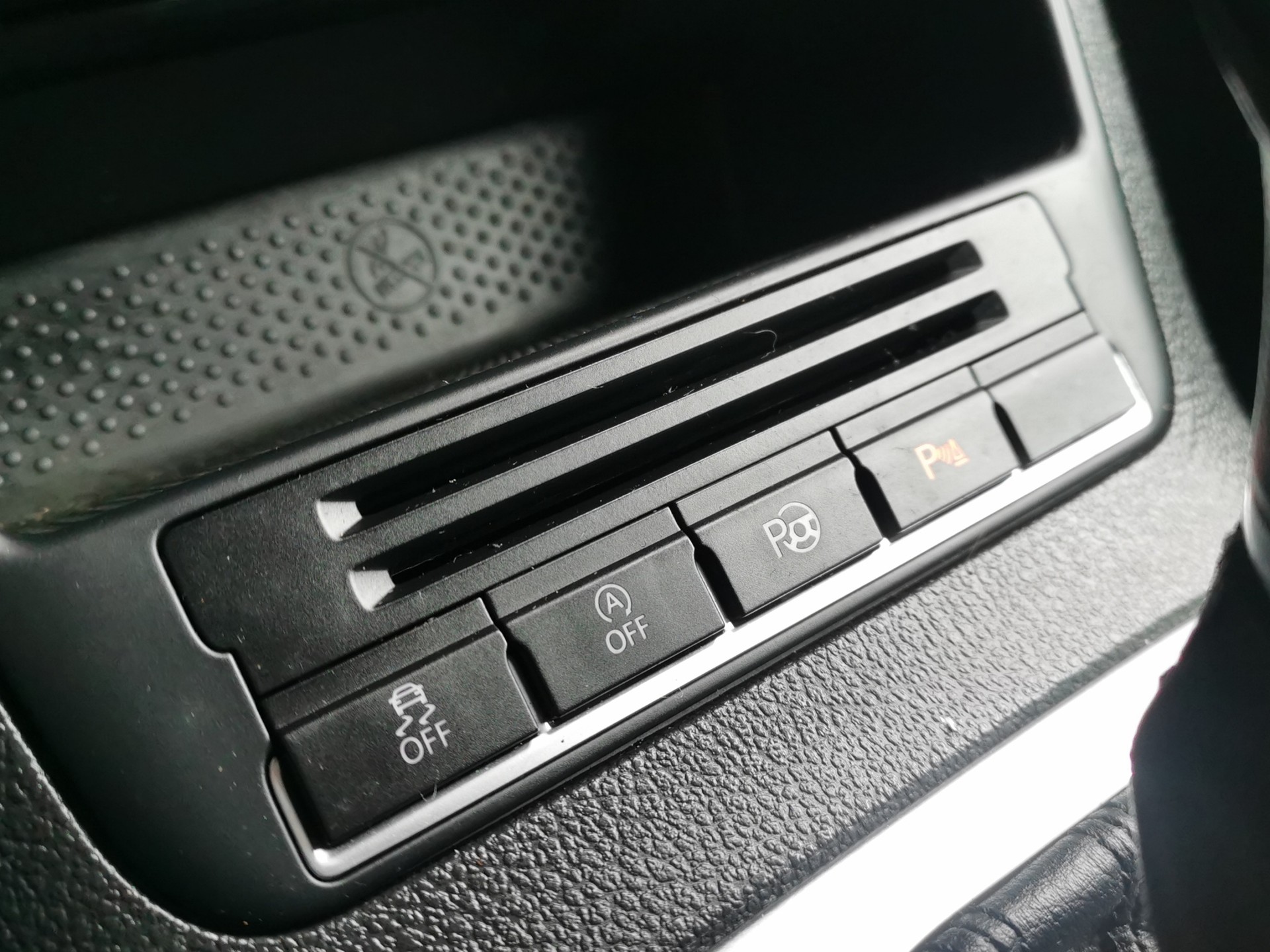 VW Tiguan 2.0 TDI BlueMotion R-Line 4Motion DSG-image-20