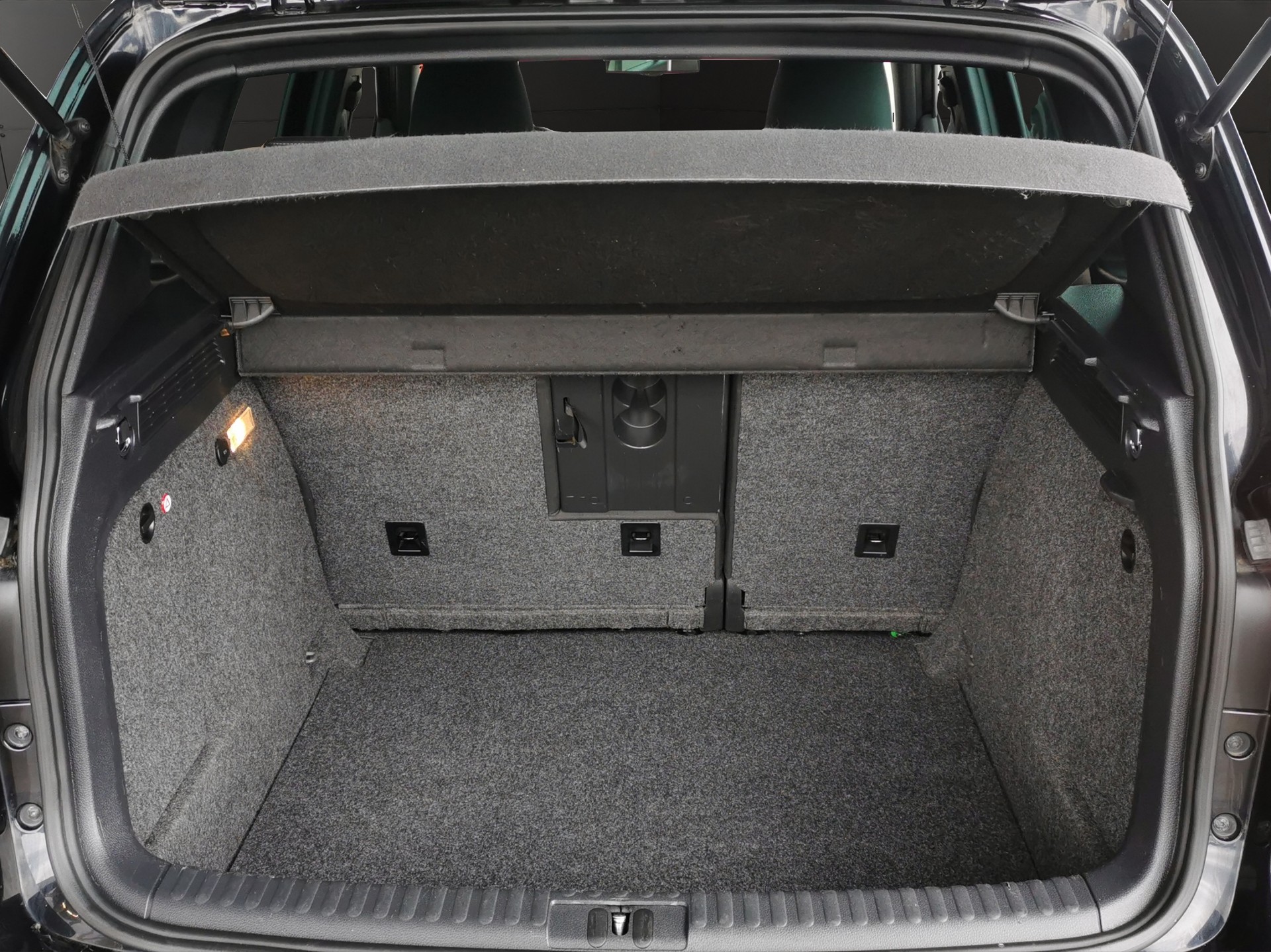 VW Tiguan 2.0 TDI BlueMotion R-Line 4Motion DSG-image-8
