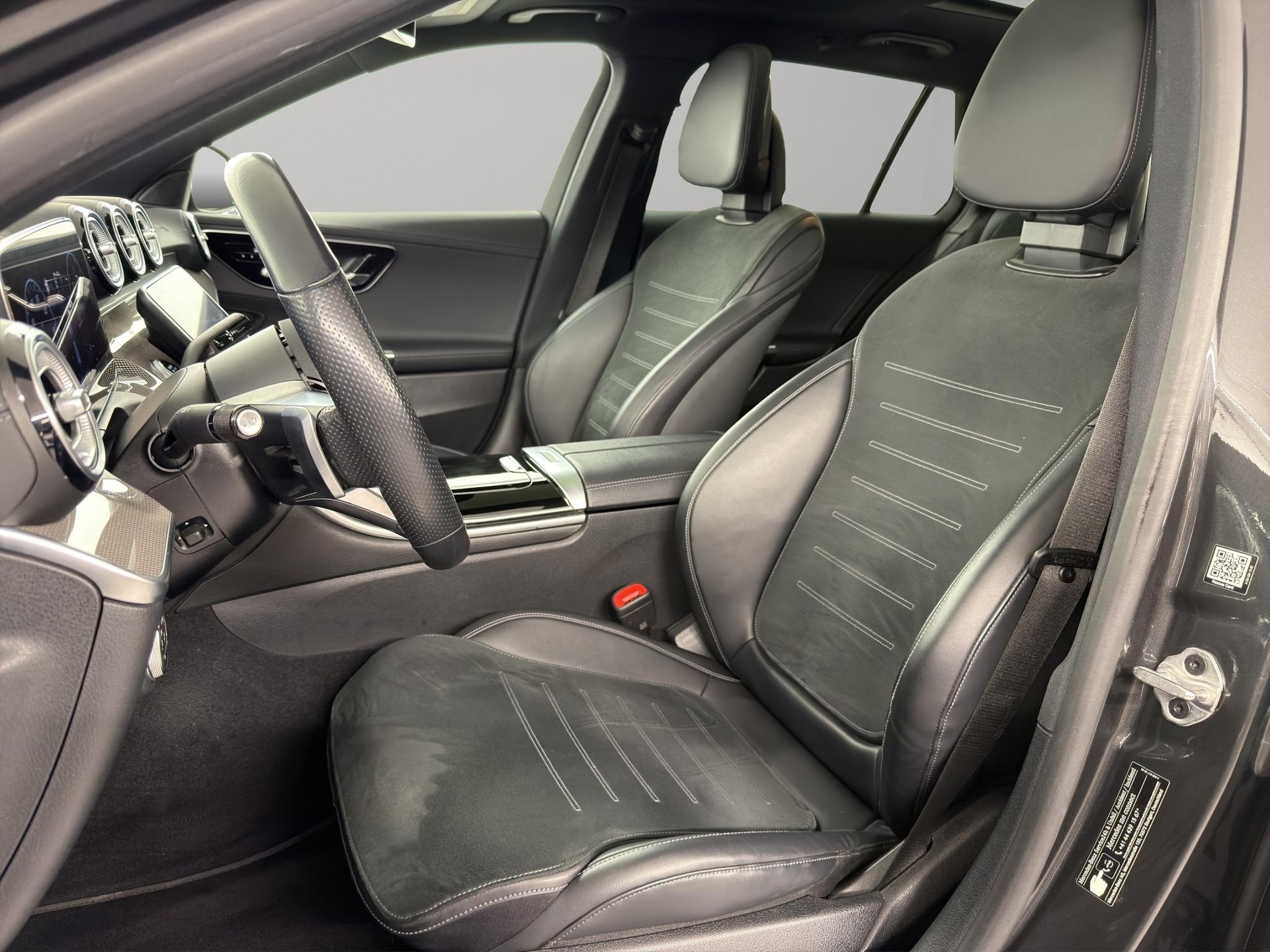 MERCEDES-BENZ C 220 d Swiss Star AMG Line 4matic Kombi-image-8