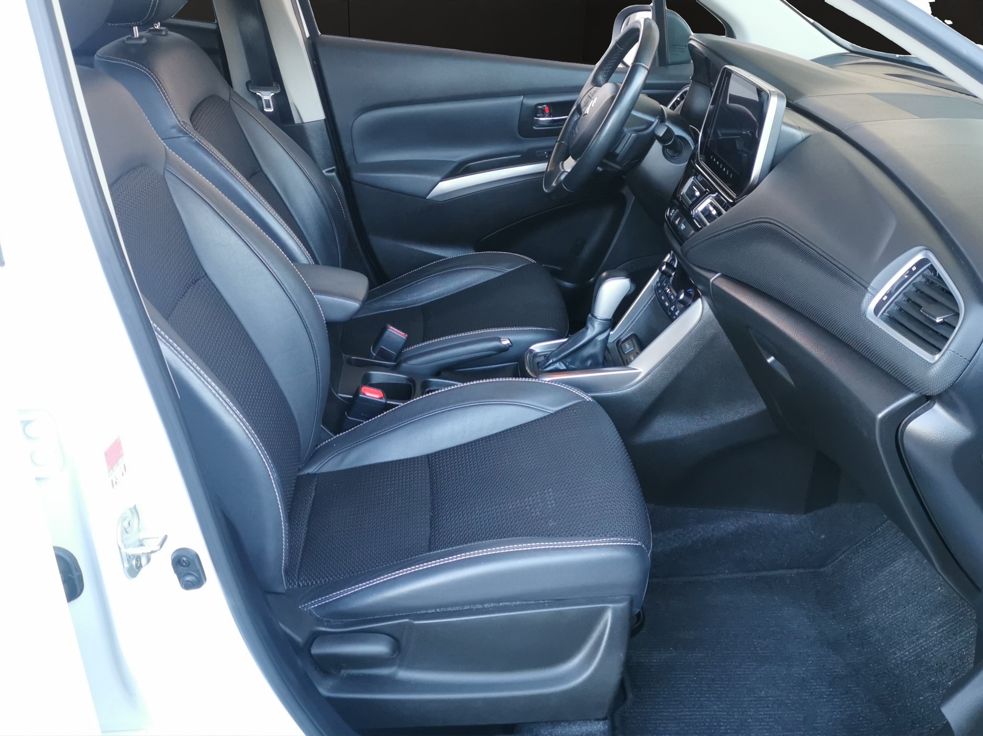 SUZUKI SX4 S-Cross 1.4 16V Compact Top Hybrid 4WD Automatic-image-14