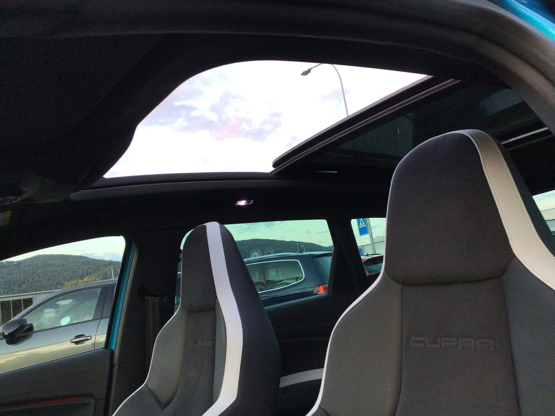 SEAT Leon ST 2.0 TSI Cupra 290 DSG-image-8