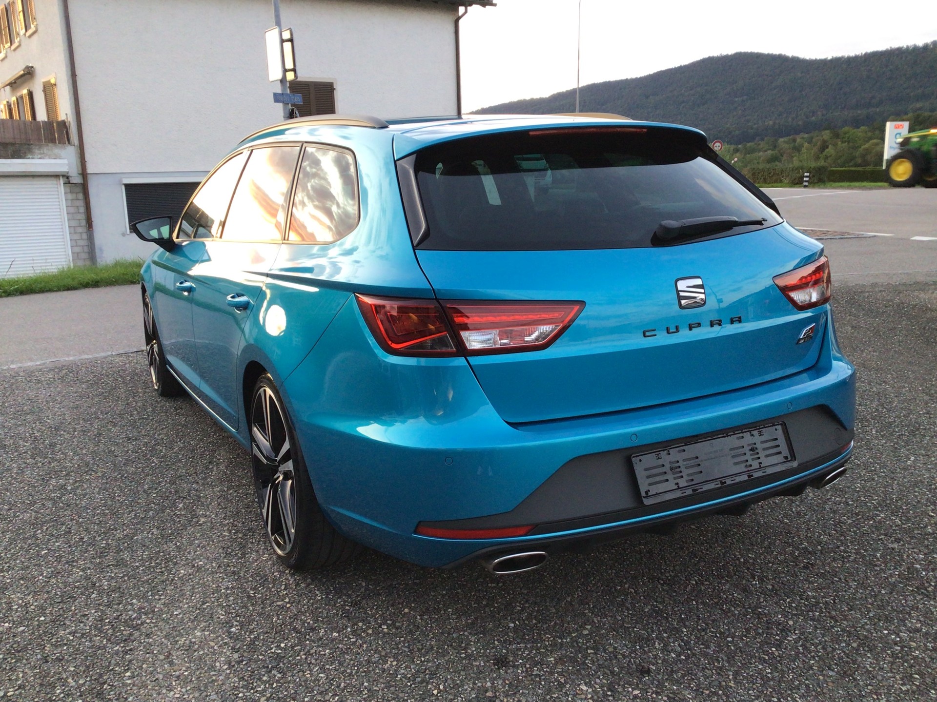 SEAT Leon ST 2.0 TSI Cupra 290 DSG-image-4