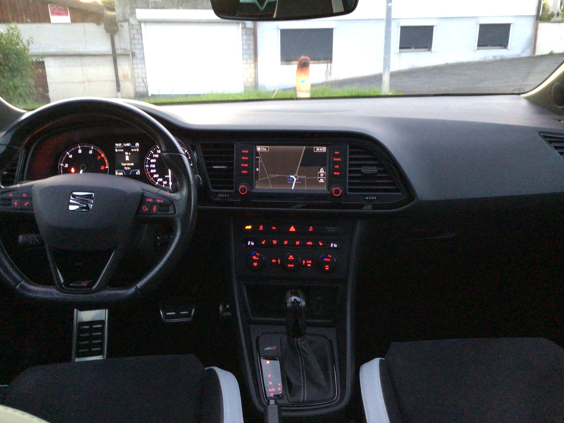 SEAT Leon ST 2.0 TSI Cupra 290 DSG-image-9
