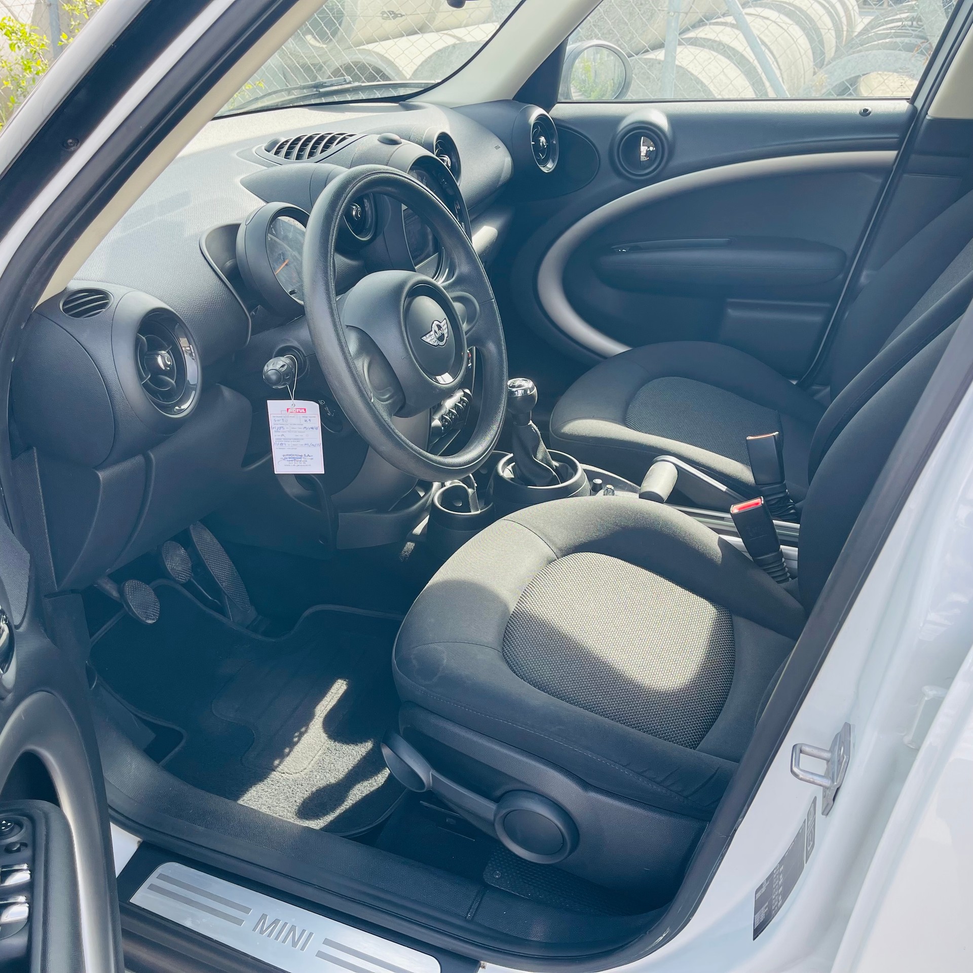 MINI Countryman Cooper FWD-image-10