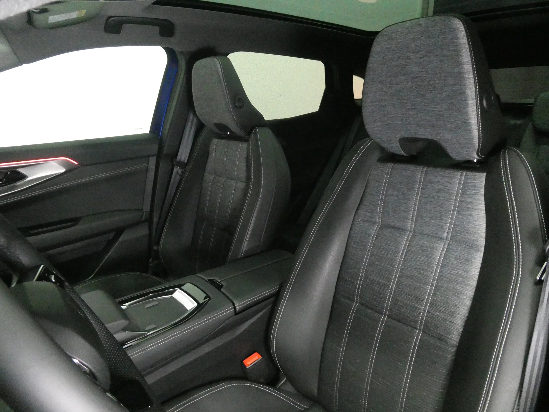 RENAULT Austral 1.3 MHEV 160 Techno Automatic - Panorama - Digital Cockpit - Navi - Teil-Leder - Kamera - 158 PS-image-8