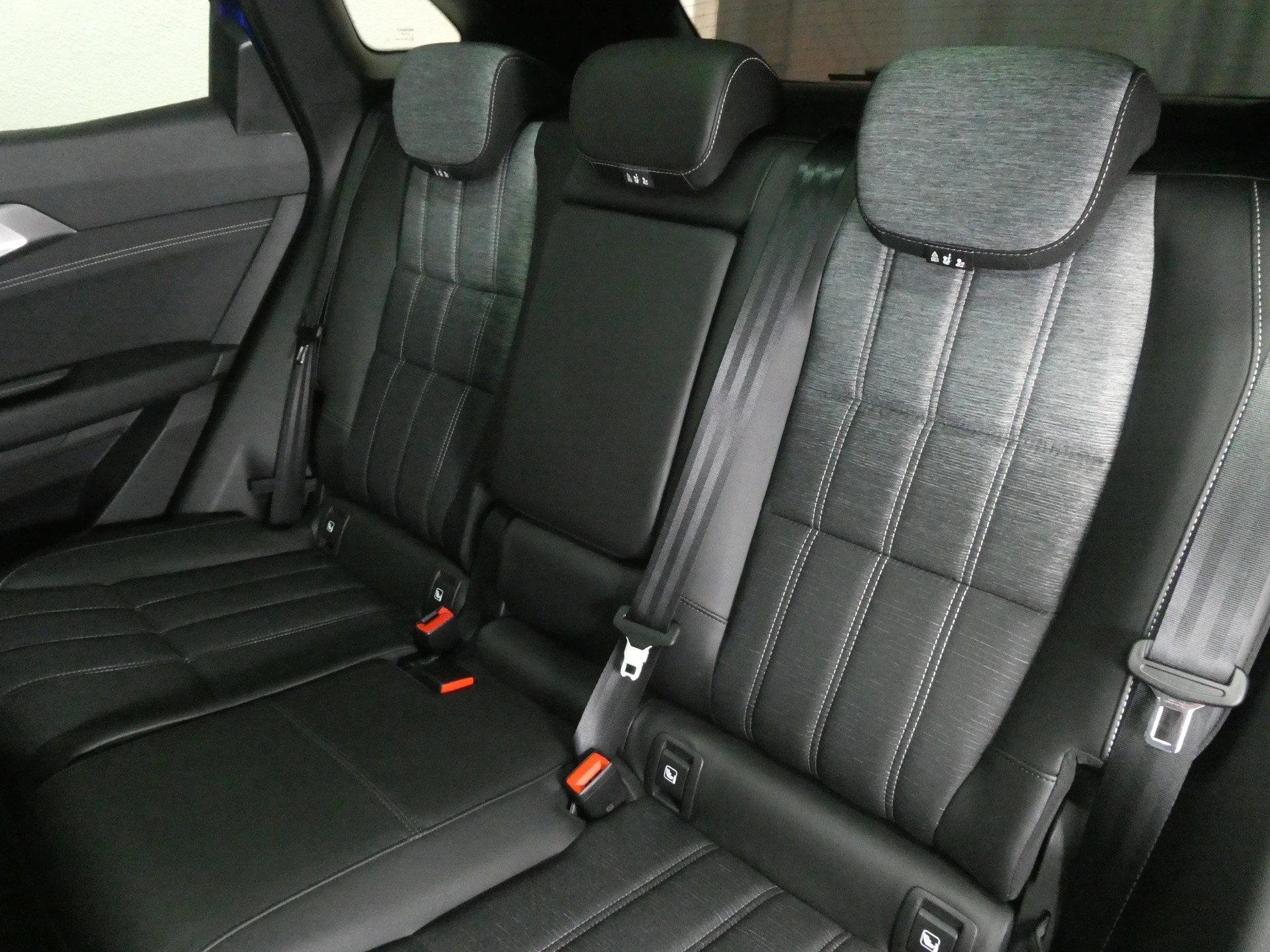 RENAULT Austral 1.3 MHEV 160 Techno Automatic - Panorama - Digital Cockpit - Navi - Teil-Leder - Kamera - 158 PS-image-10