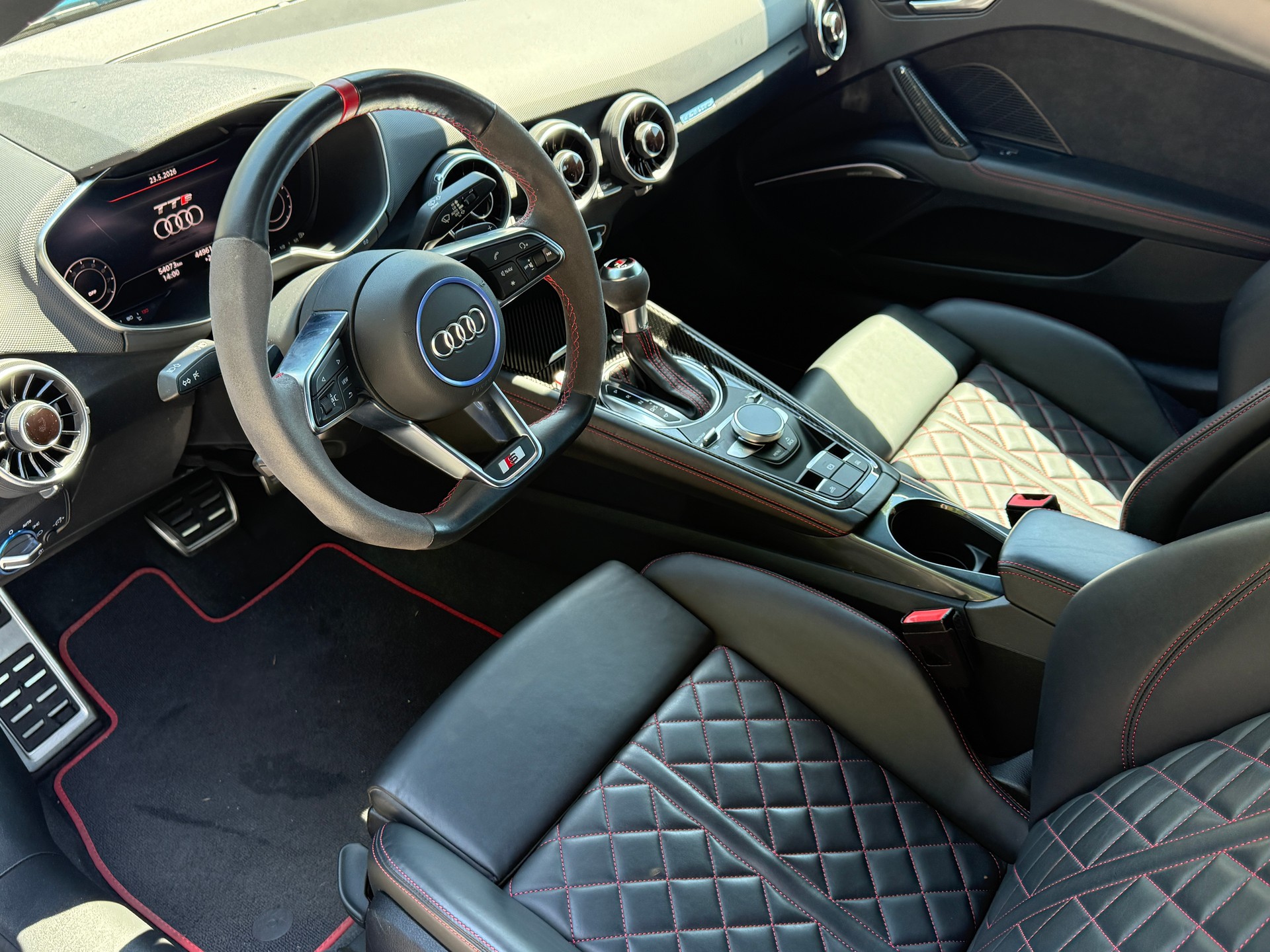 AUDI TT Roadster TTS S-tronic quattro-image-7