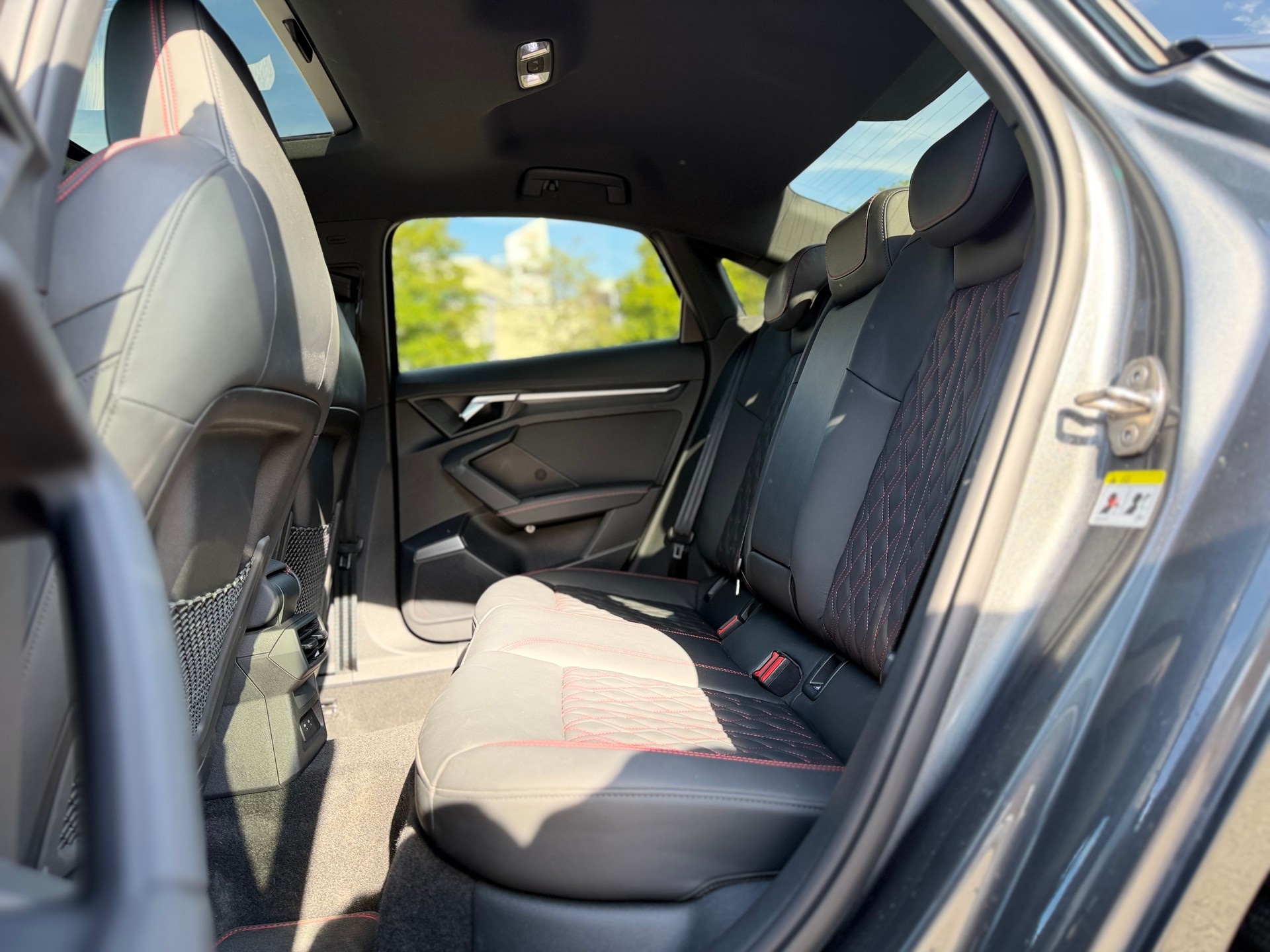 AUDI S3 Limousine 2.0 TFSI quattro S-tronic-image-15