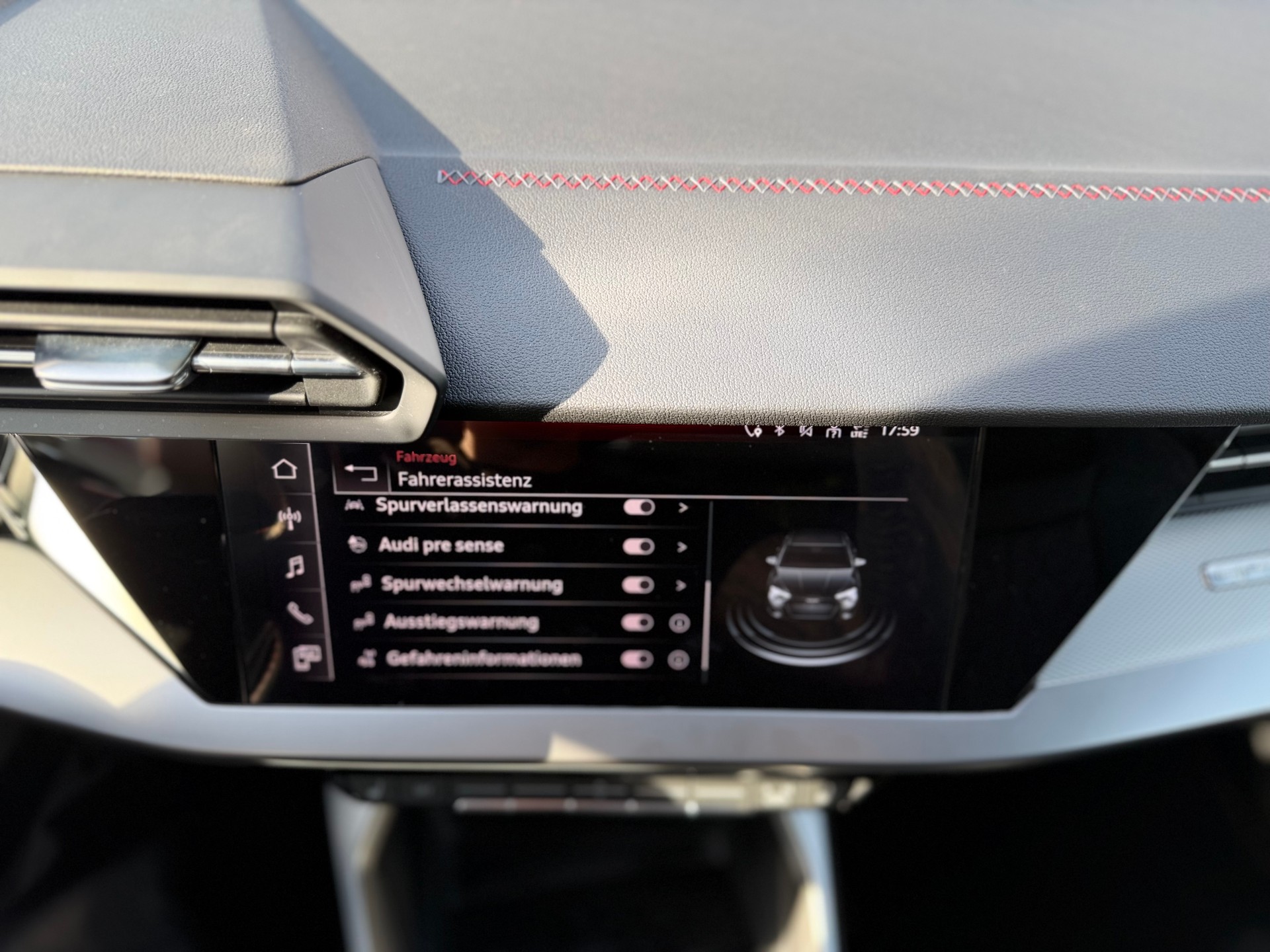 AUDI S3 Limousine 2.0 TFSI quattro S-tronic-image-18