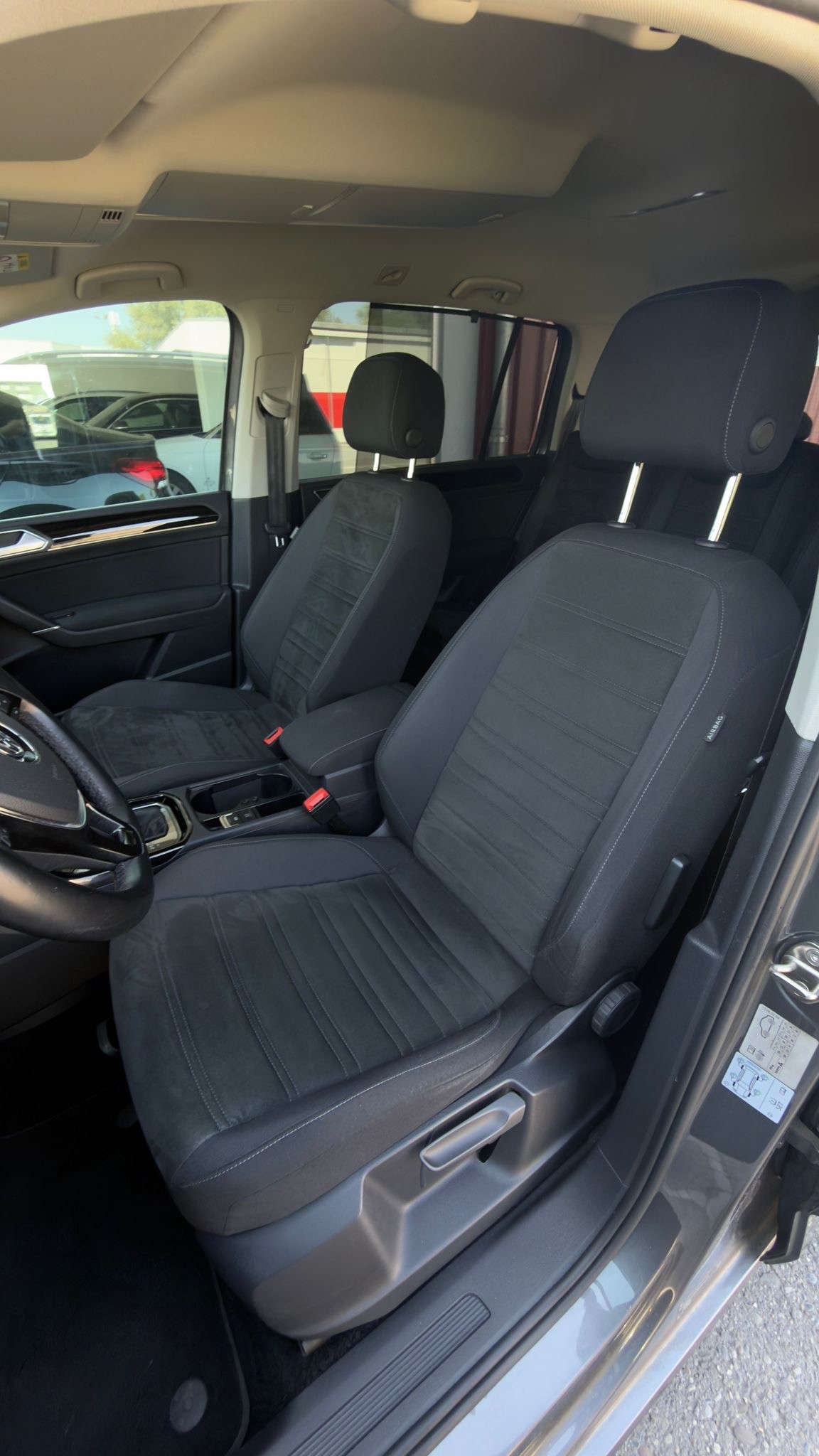 VW Touran 1.8 TSI BlueMotion Technology Highline DSG-image-13