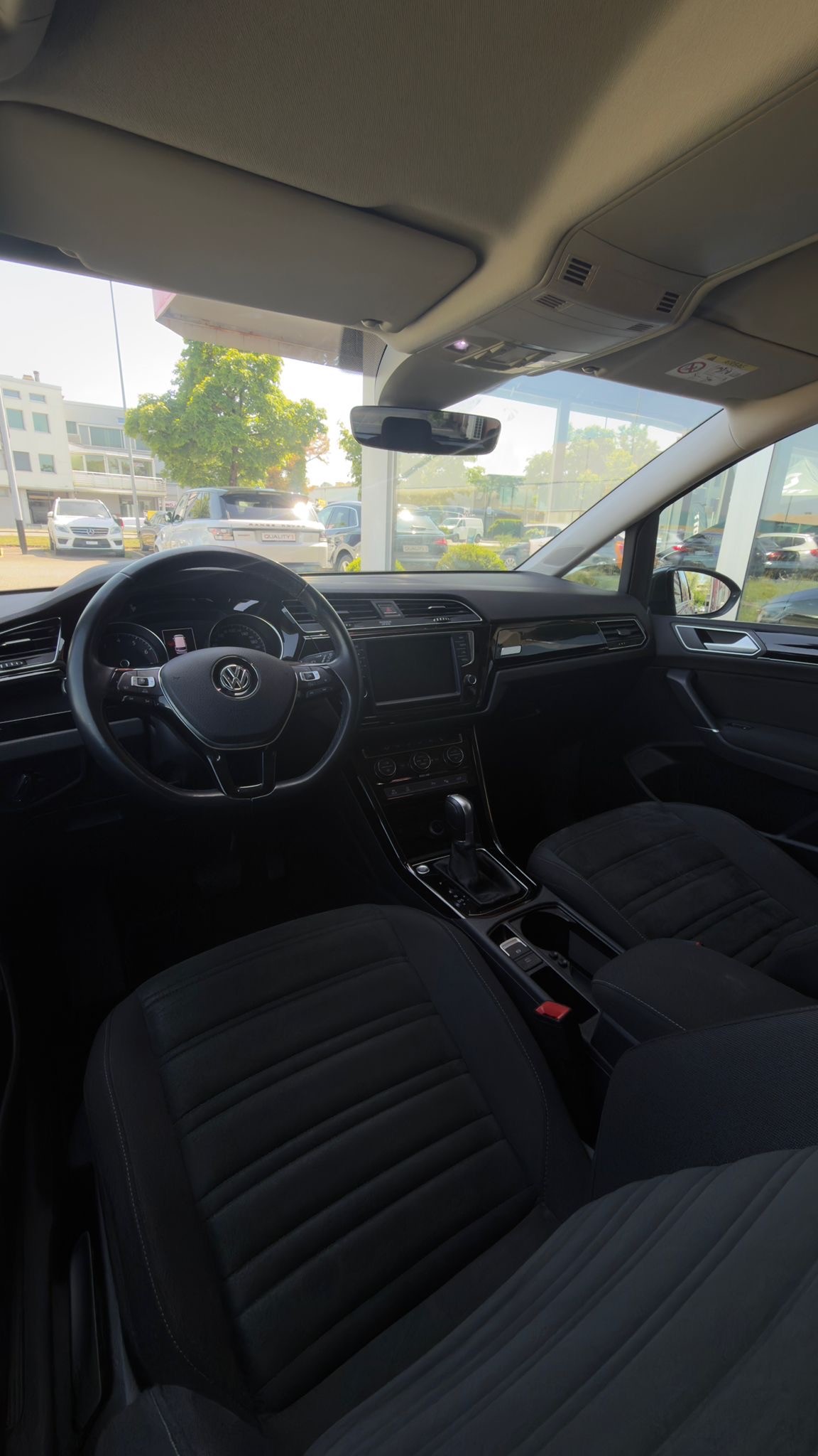 VW Touran 1.8 TSI BlueMotion Technology Highline DSG-image-12