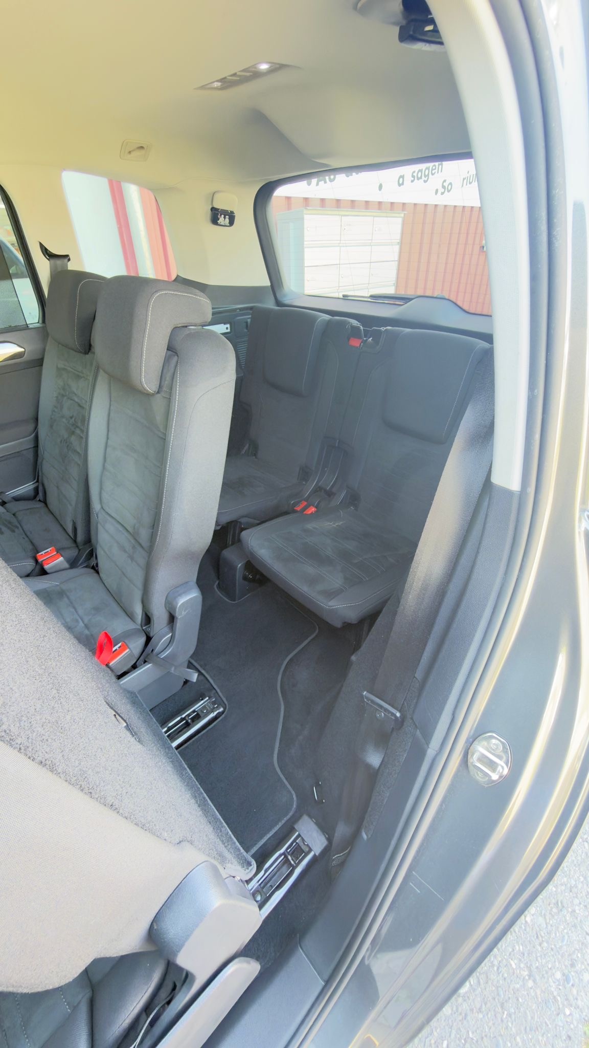 VW Touran 1.8 TSI BlueMotion Technology Highline DSG-image-10