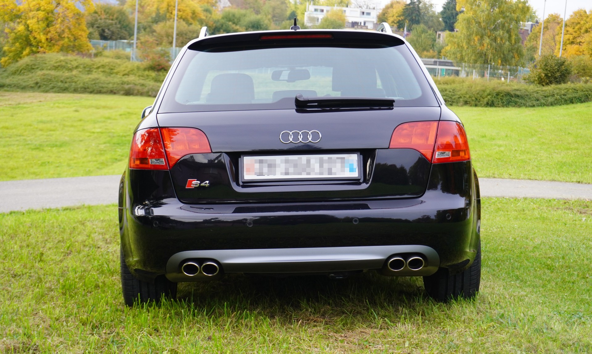 AUDI 4.2 V8 quattro-image-3