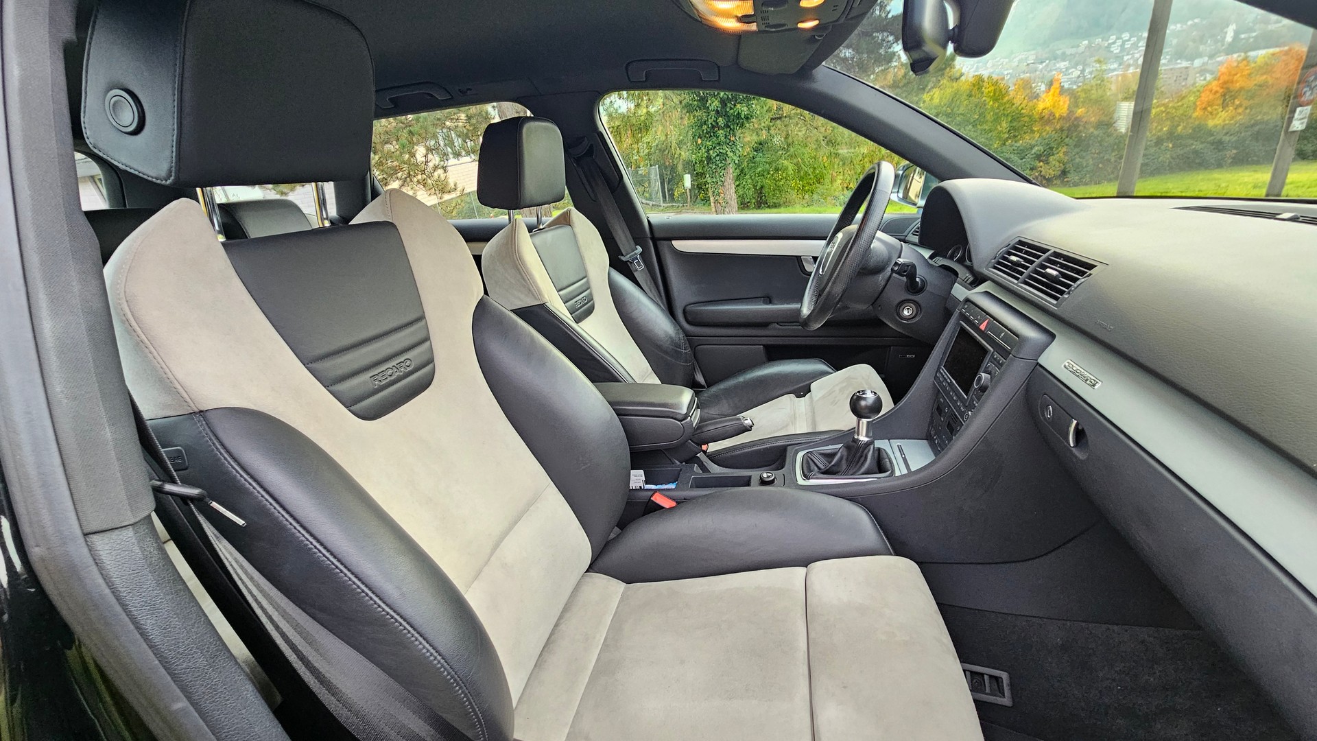 AUDI 4.2 V8 quattro-image-6