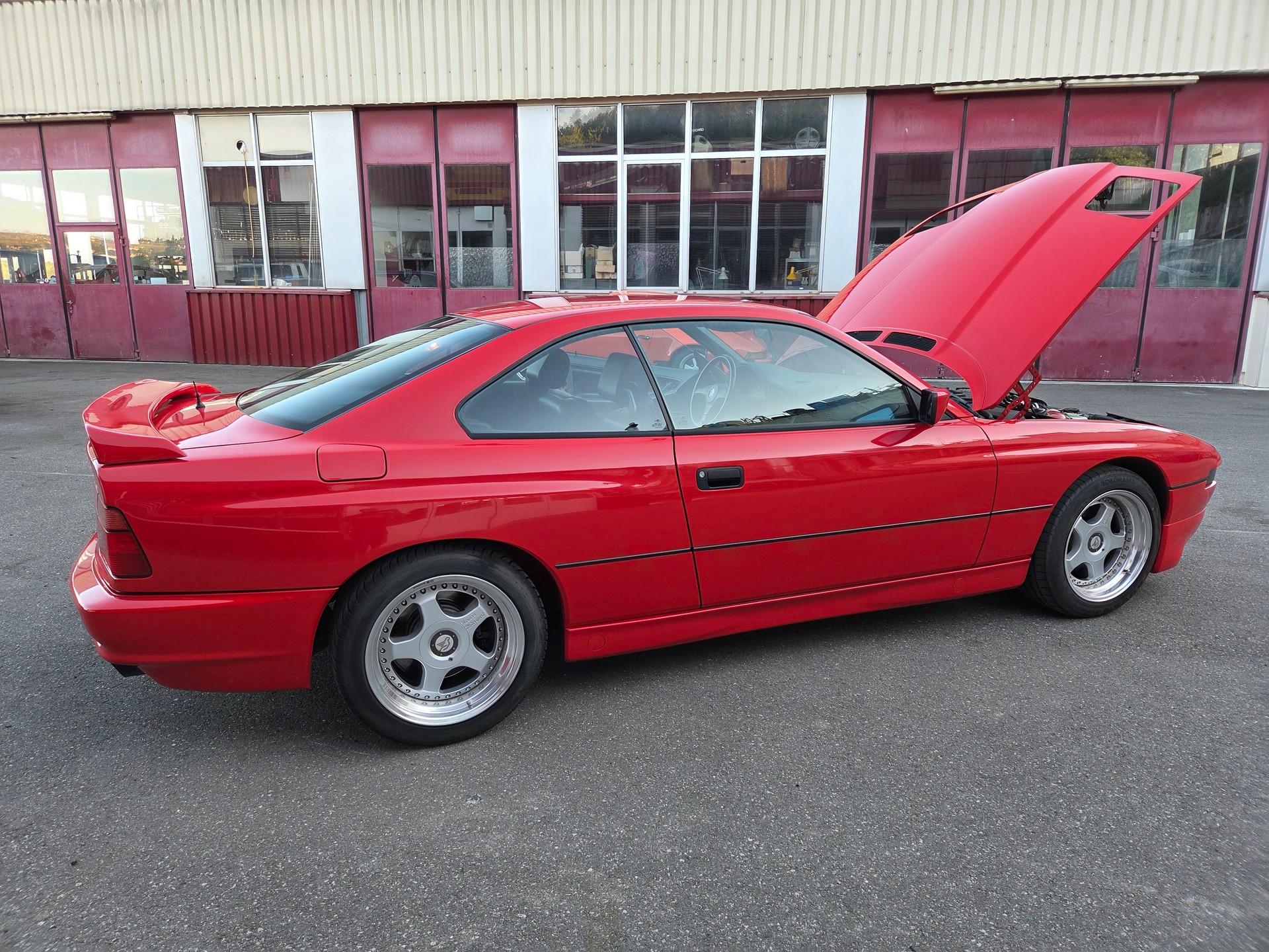 BMW 850i ABS-image-10