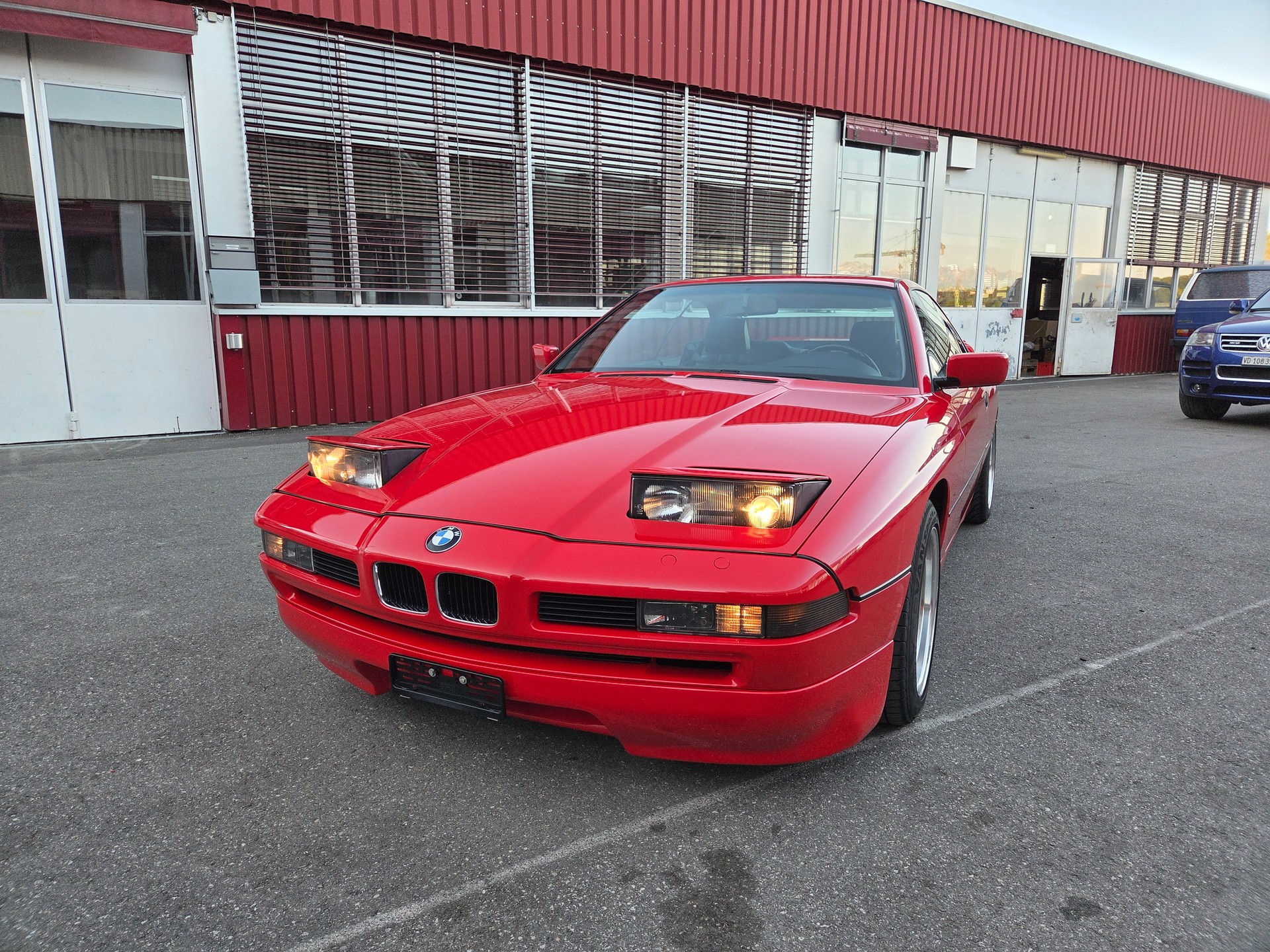 BMW 850i ABS-image-1