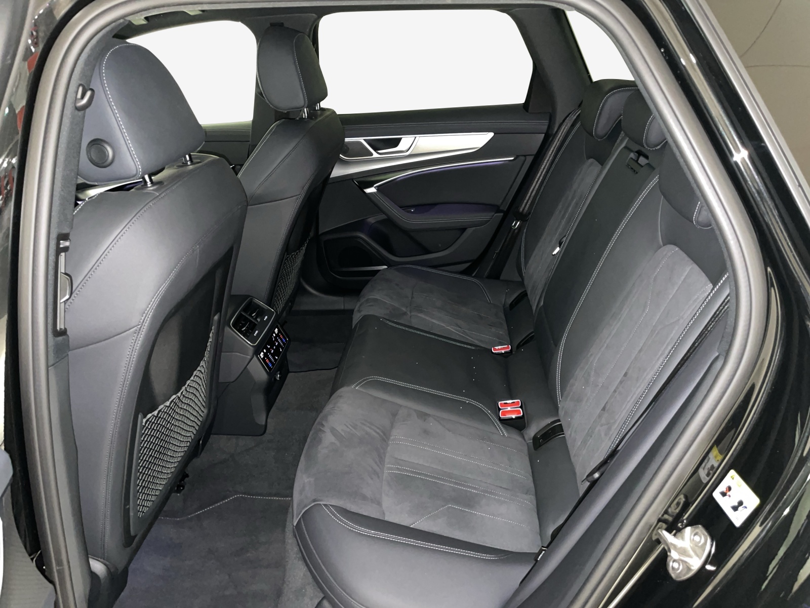 AUDI A6 allroad 55 TFSI quattro S-tronic-image-11