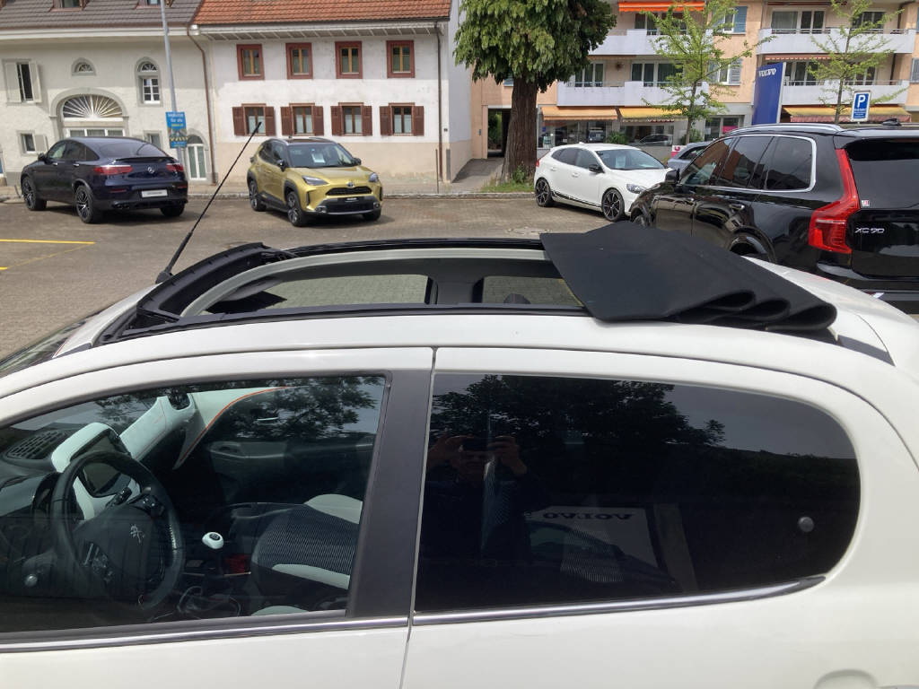 PEUGEOT 108 1.2 PureTech Roland Garros Top-image-11