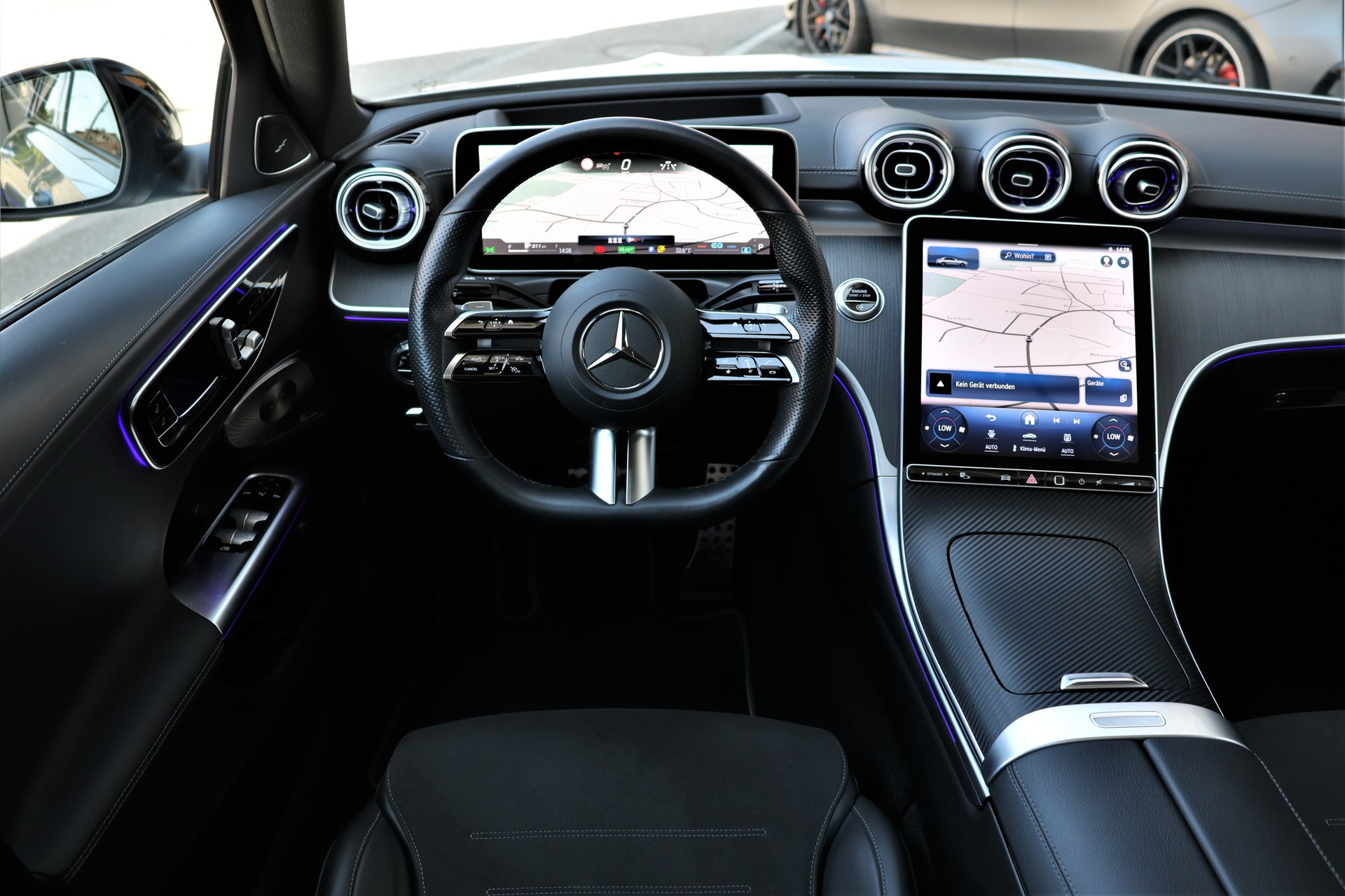 MERCEDES-BENZ C 300 4Matic AMG Line (CH)-image-12