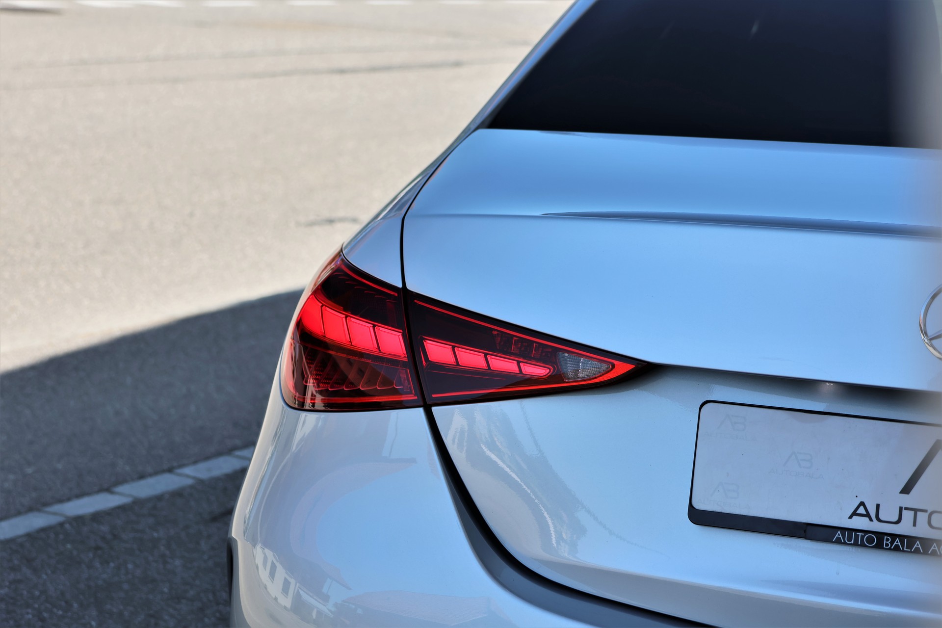 MERCEDES-BENZ C 300 4Matic AMG Line (CH)-image-4
