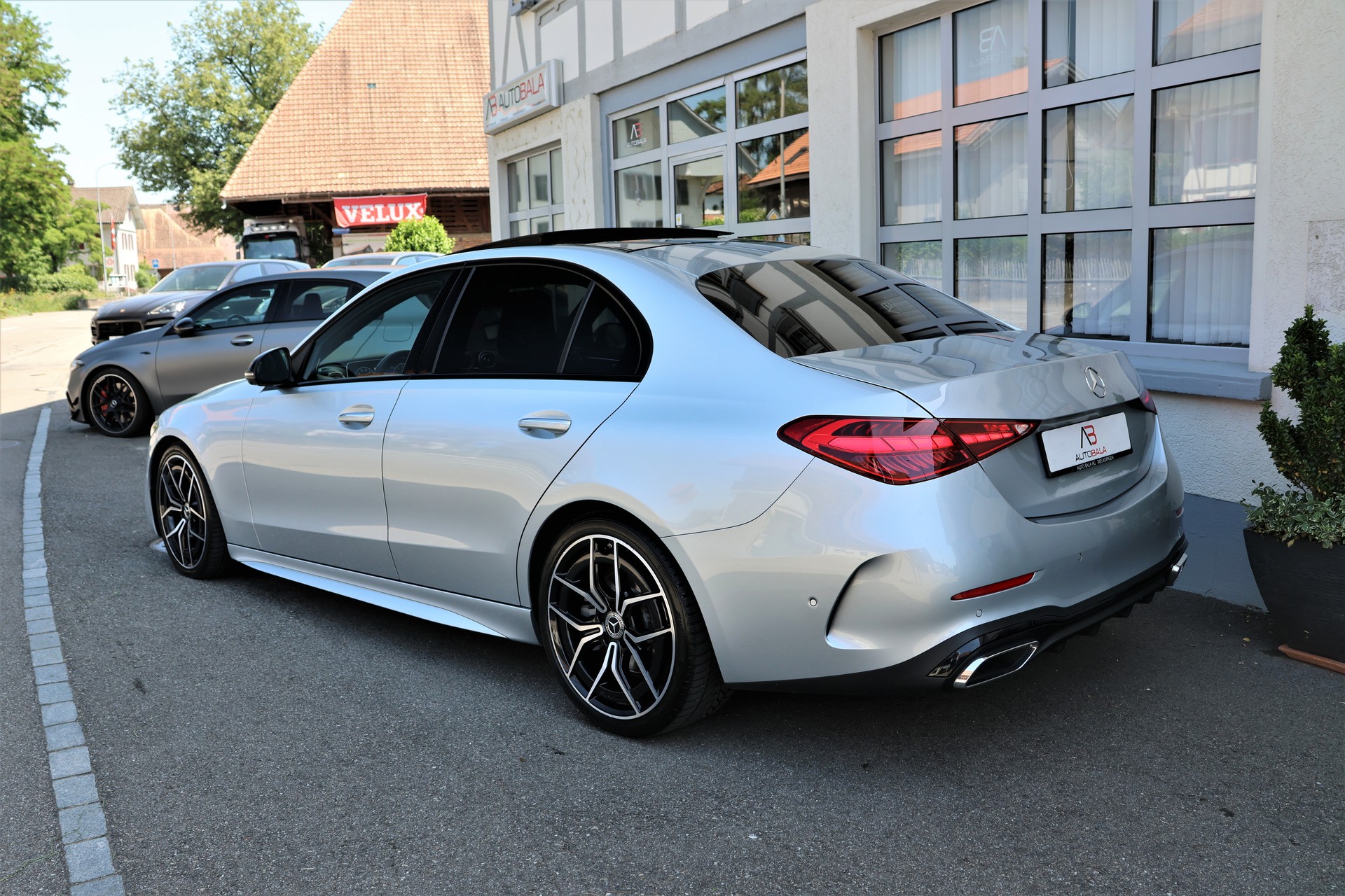 MERCEDES-BENZ C 300 4Matic AMG Line (CH)-image-5