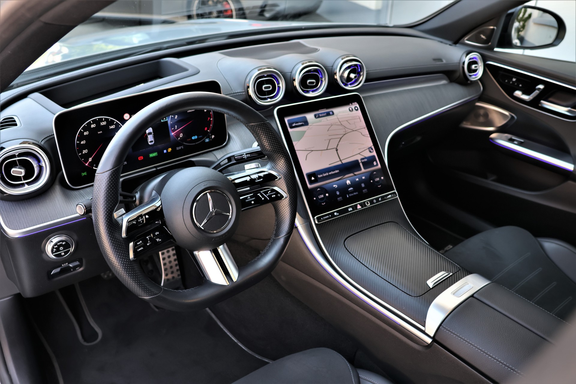 MERCEDES-BENZ C 300 4Matic AMG Line (CH)-image-8