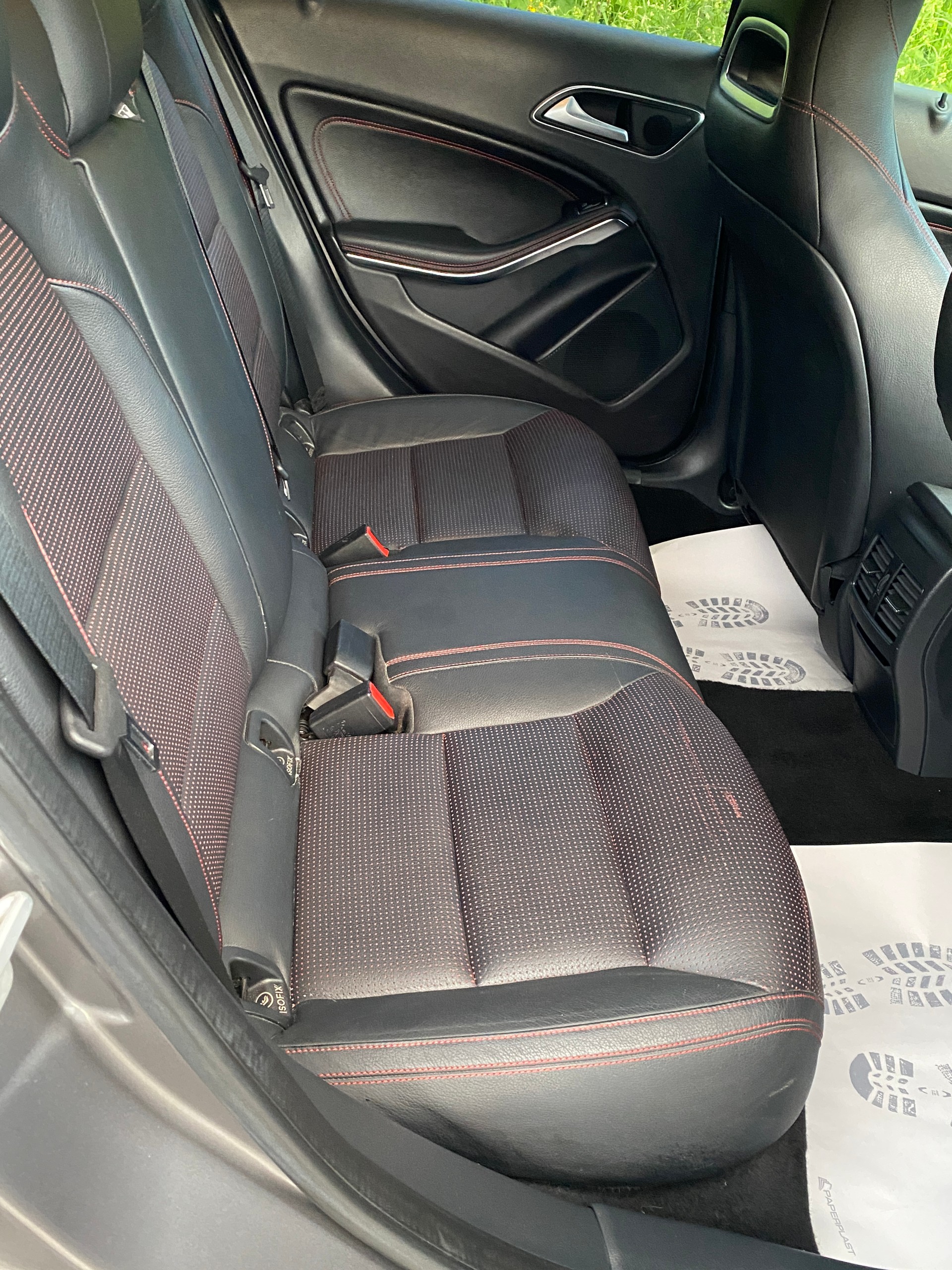 MERCEDES-BENZ A 180 Urban 7G-DCT-image-8