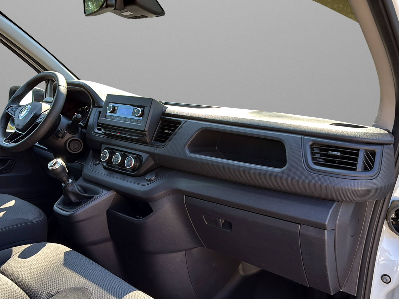 RENAULT Trafic 2.0 Blue dCi 130 Business L1H1-image-11
