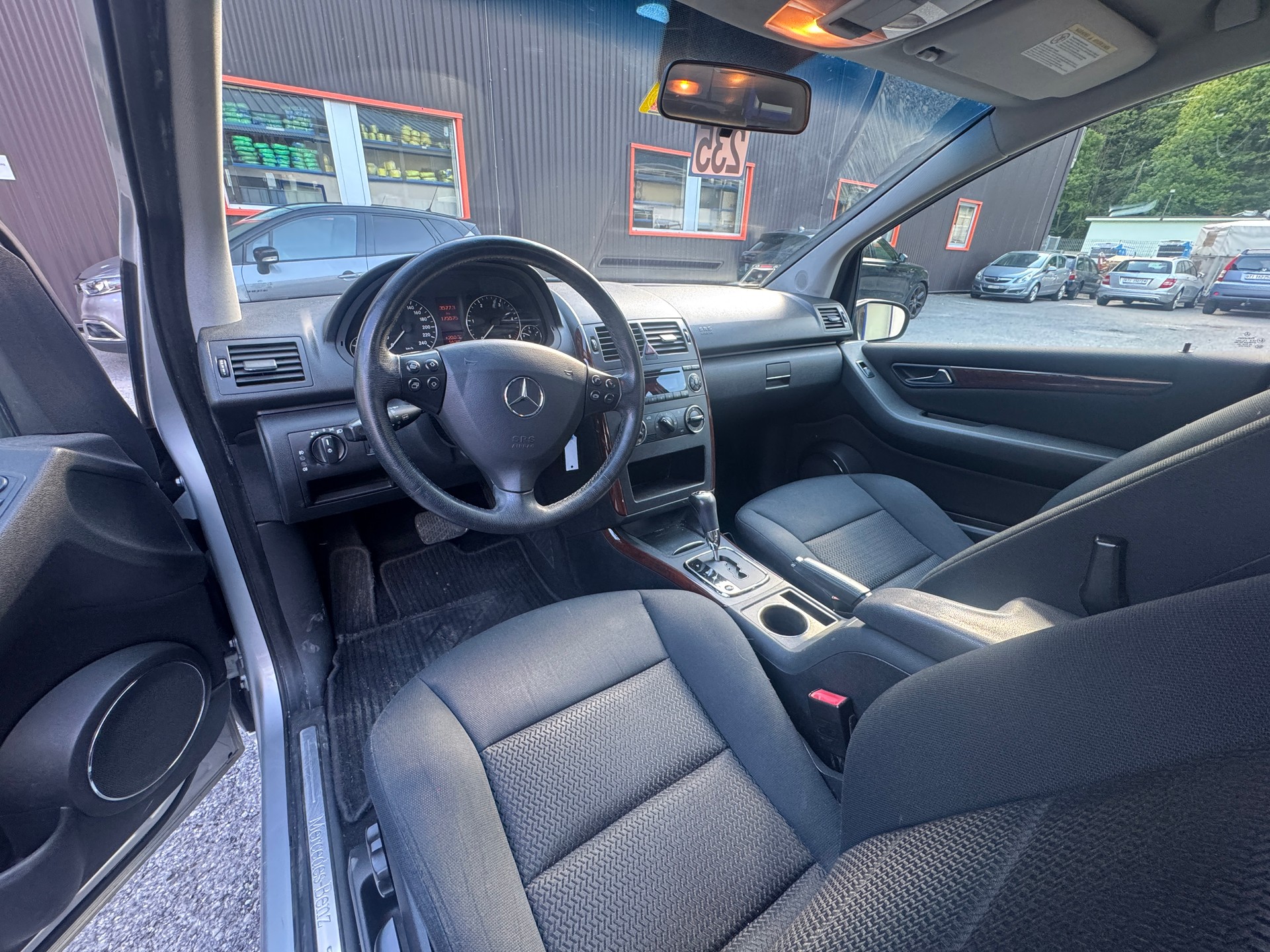 MERCEDES-BENZ A 180 CDI Classic Autotronic-image-5