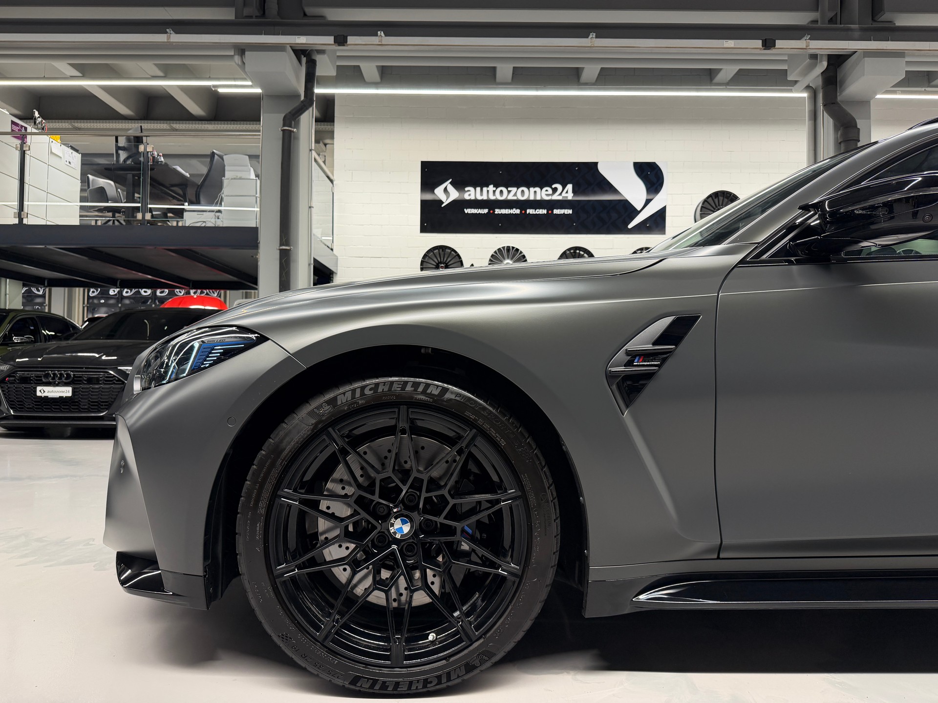 BMW M3 Competition xDrive Touring *BMW Individual Frozen Pure Grey*M Schalensitze Carbon*Werksgarantie*-image-4